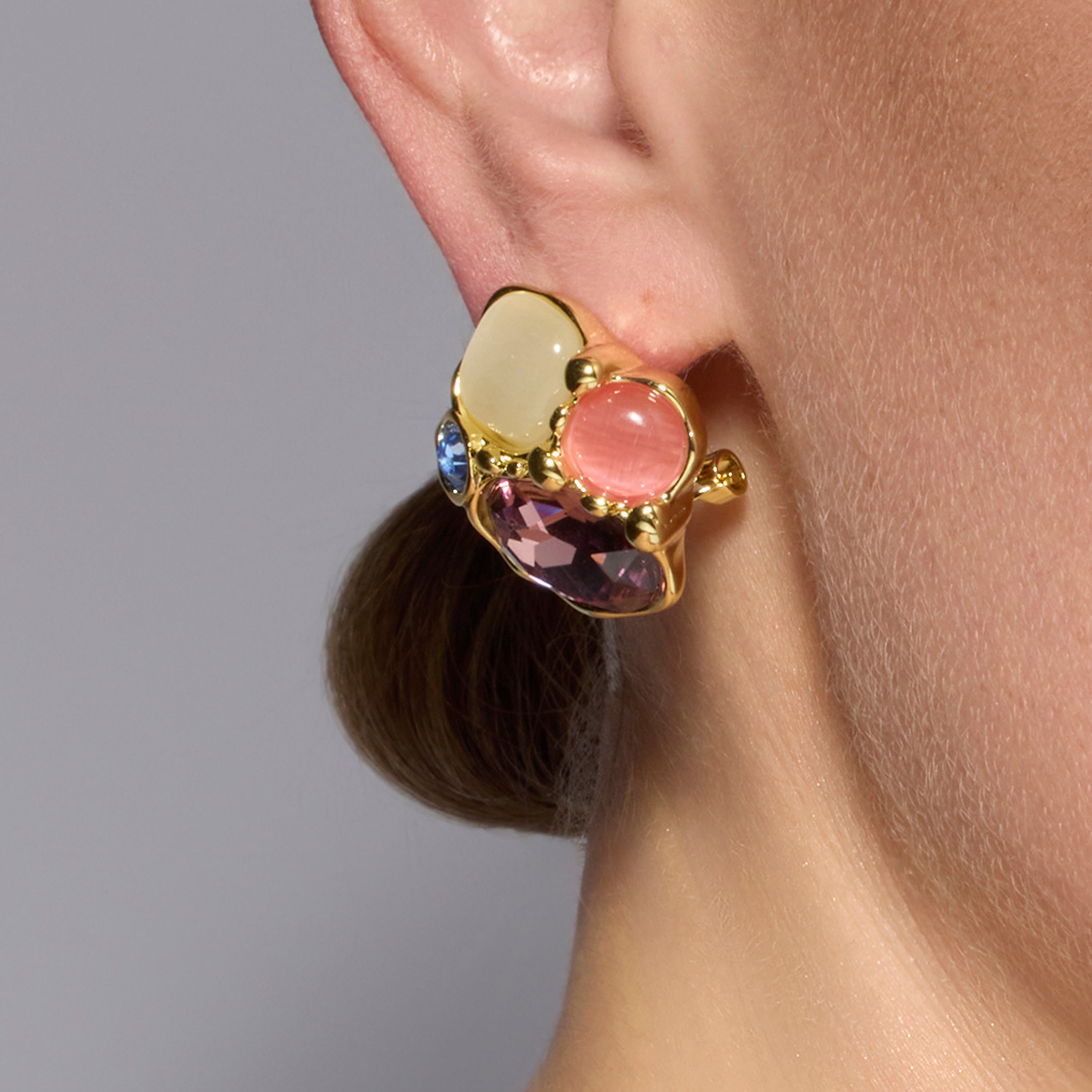 Boucles d'oreilles finition or jaune 18k et cristal violet - Nedla