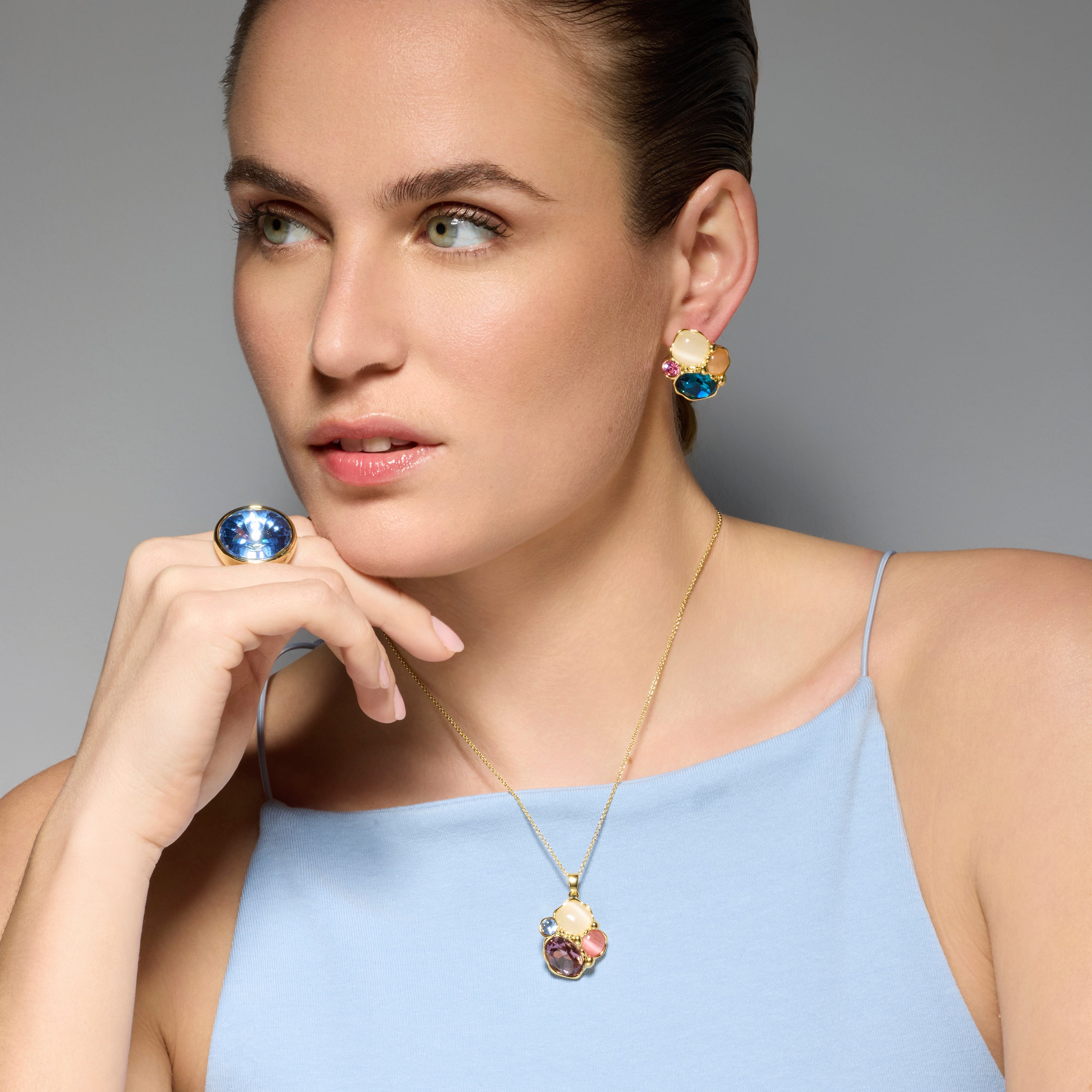 Pendentes Nedla de Cristal Verde com acabamento em ouro amarelo de 18k