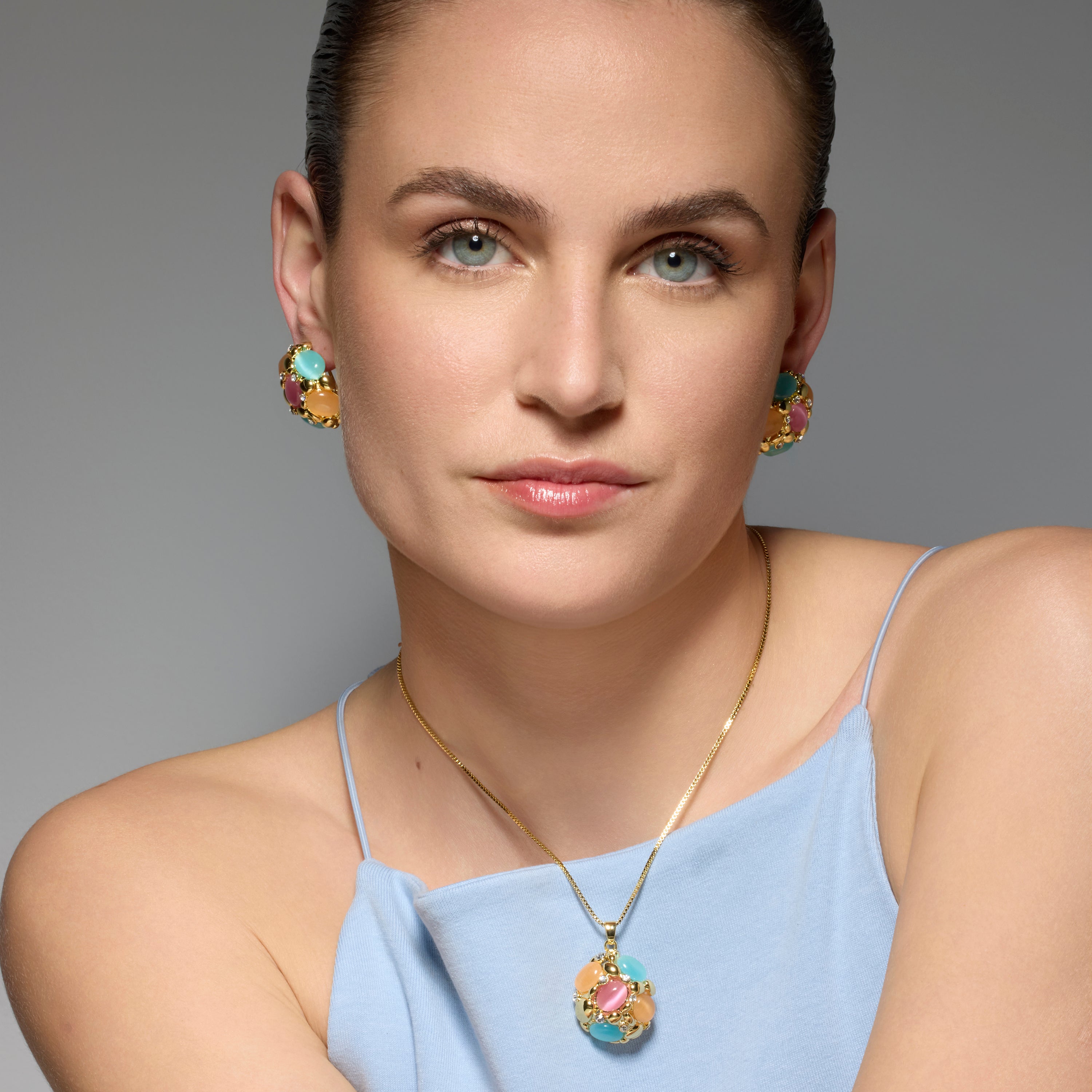 Pendientes Shyal de Ojo de Gato Multicolor acabado oro amarillo de 18k