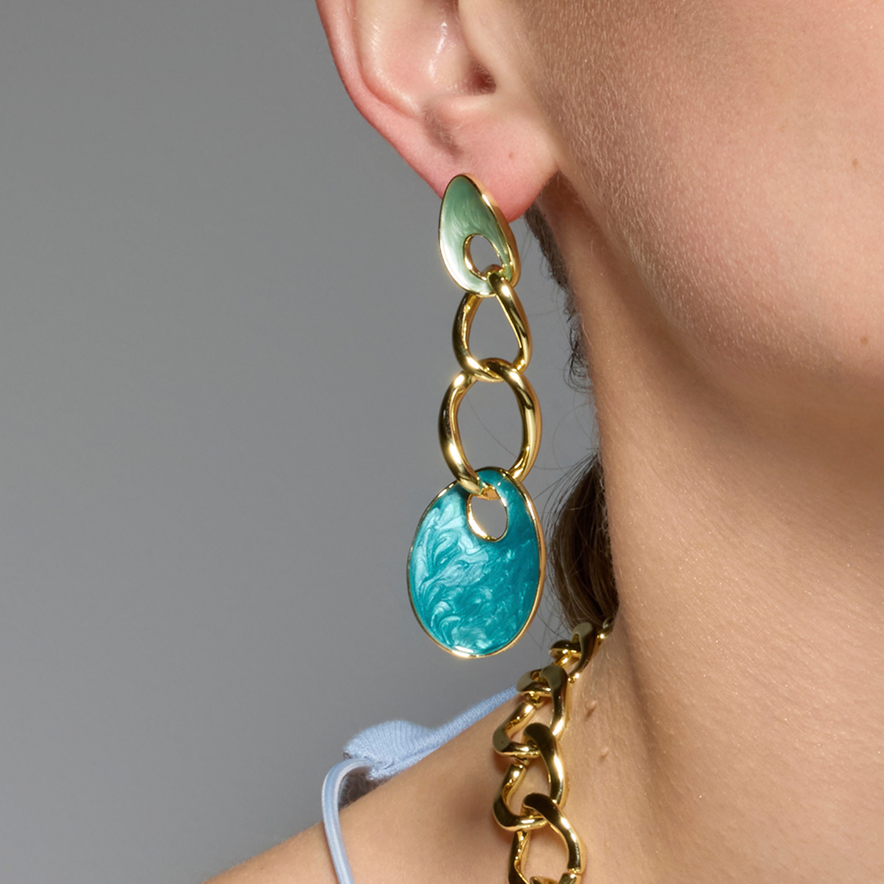 Pendientes acabado oro amarillo de 18k y Lacado Azul - Makan