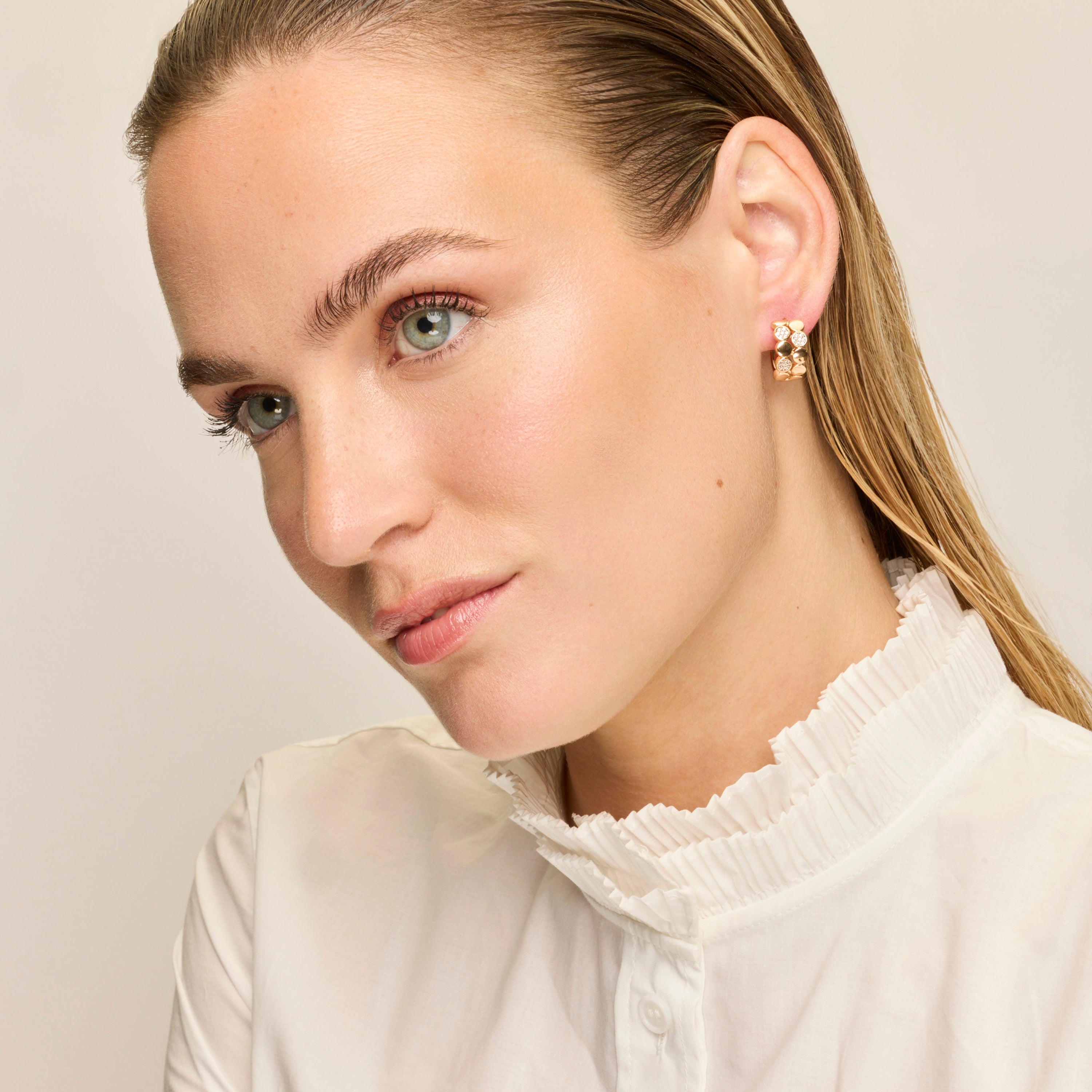 Boucles d'oreilles finition or jaune 18k et Zircone brillante - Emka