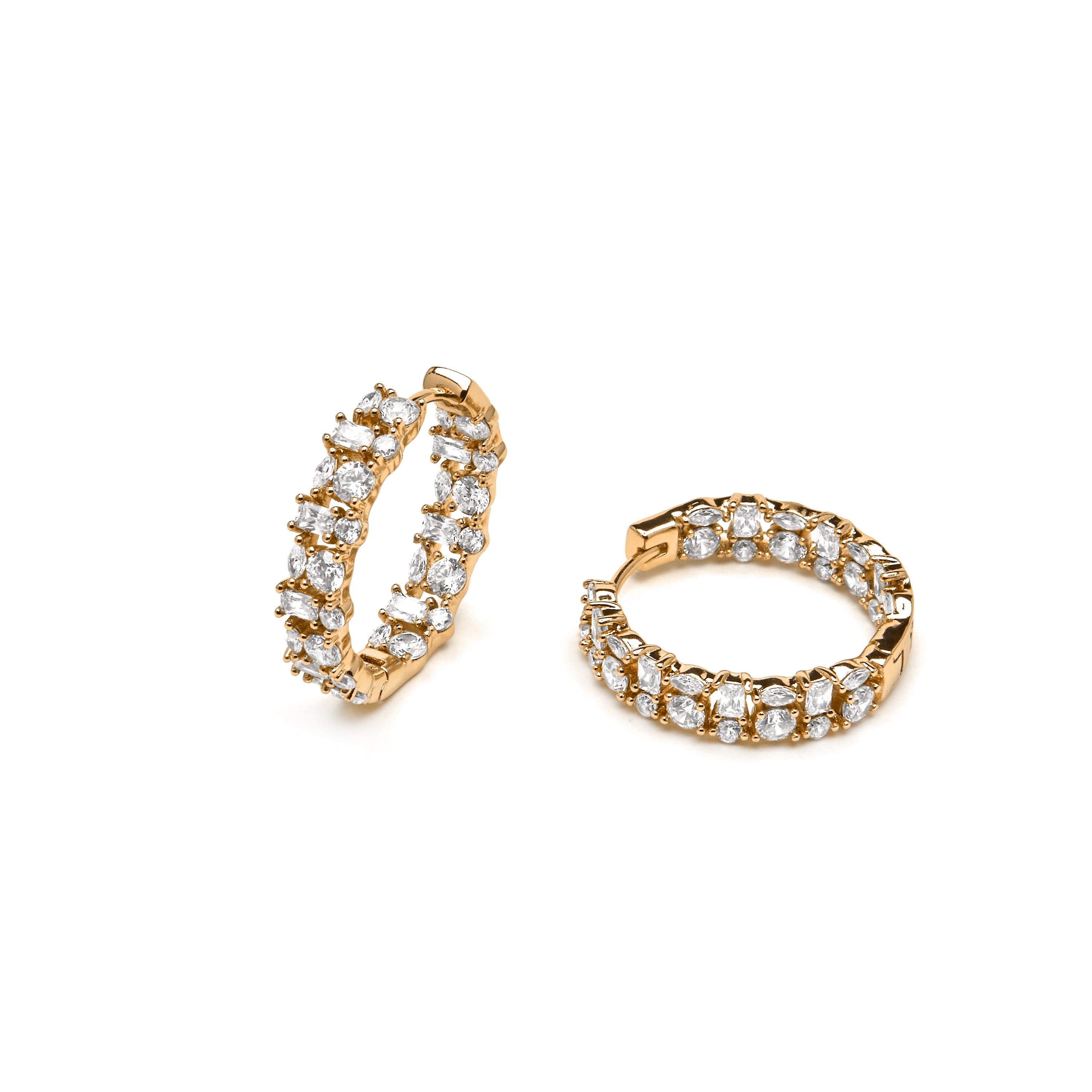 Brincos acabamento ouro amarelo 18k e zircónia brilhante - Buya