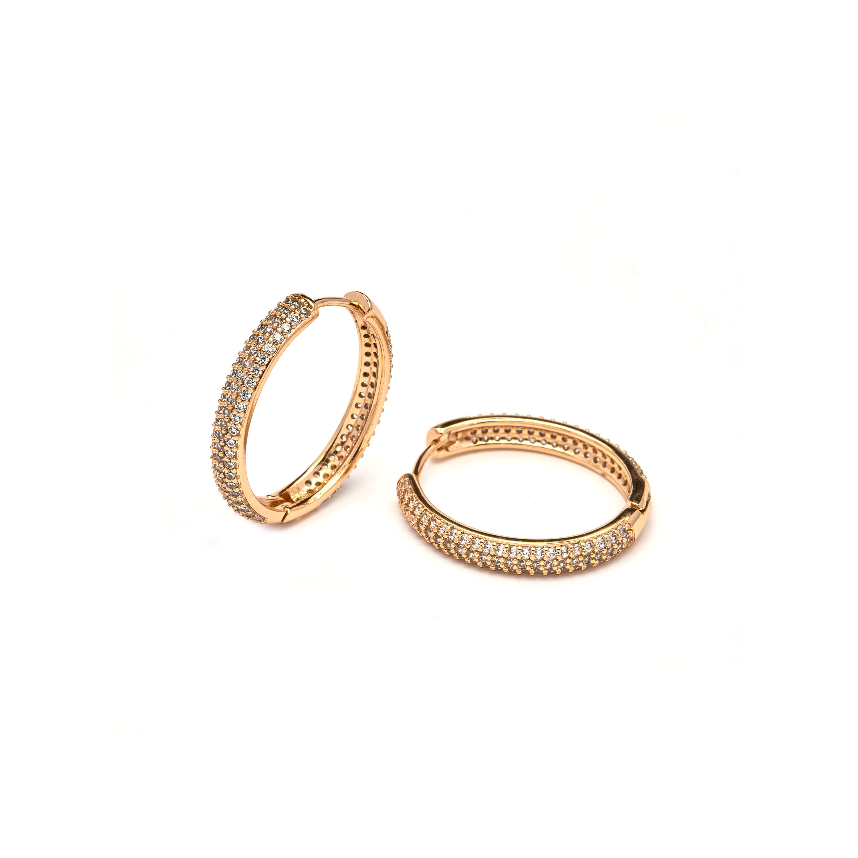 Orecchini con zirconi brillanti finitura in oro giallo 18k - Olide