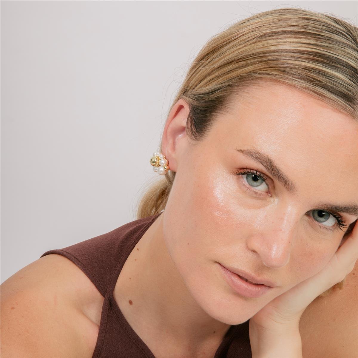 White Pearl Earrings finished in 18k yellow gold - Jenrak