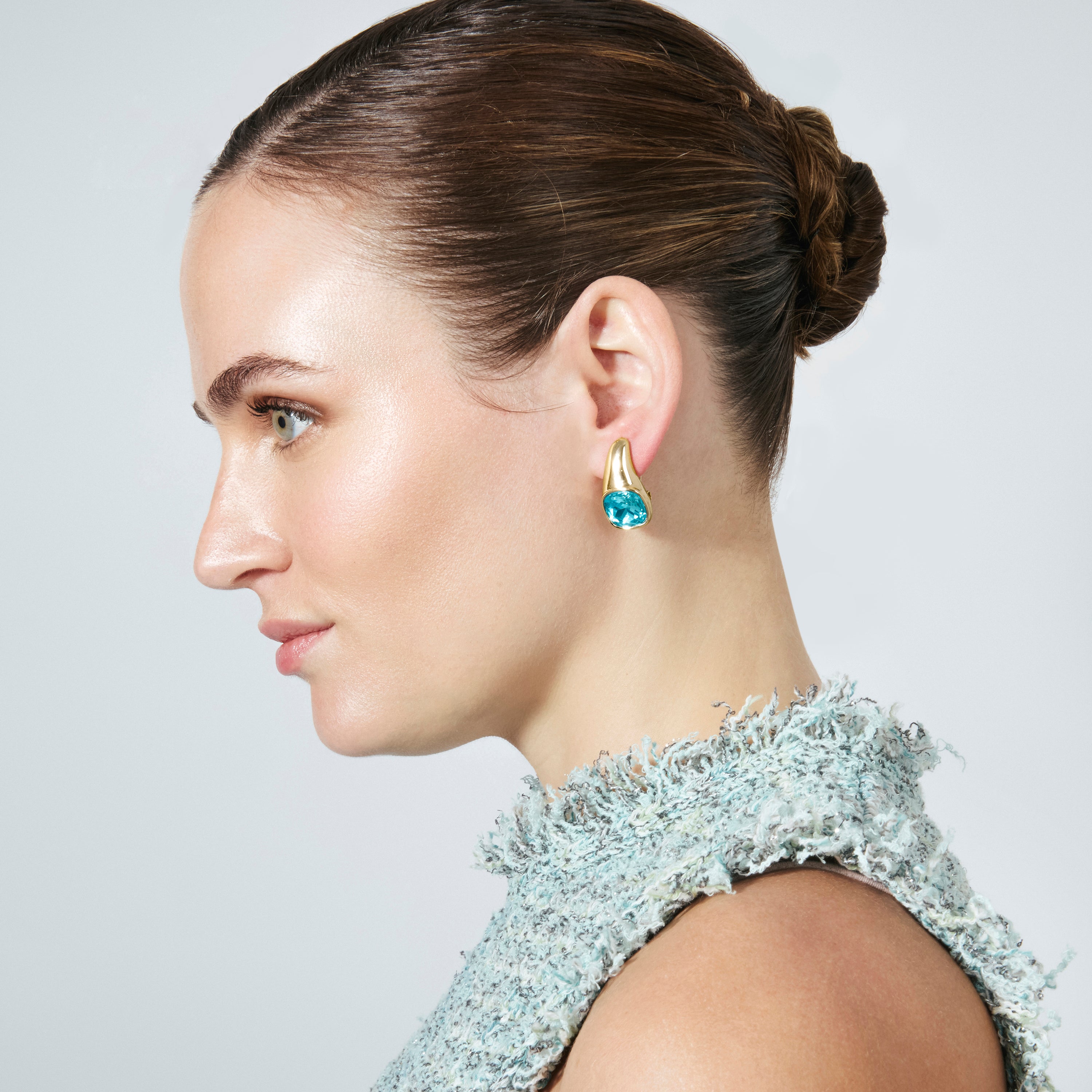 Brincos de Cristal Azul com acabamento em ouro amarelo de 18k - Ione