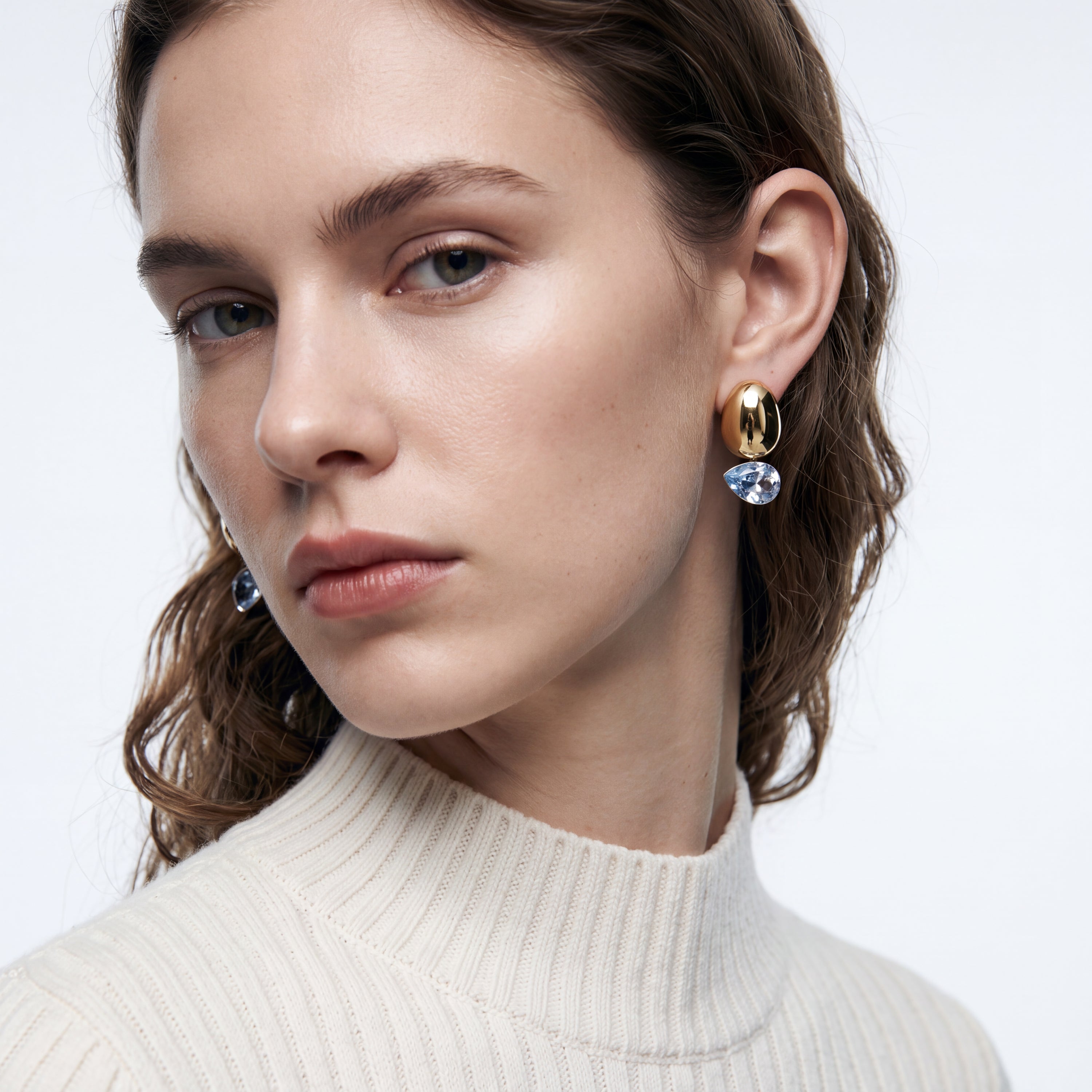 Blue Crystal earrings finished in 18k yellow gold - Meis