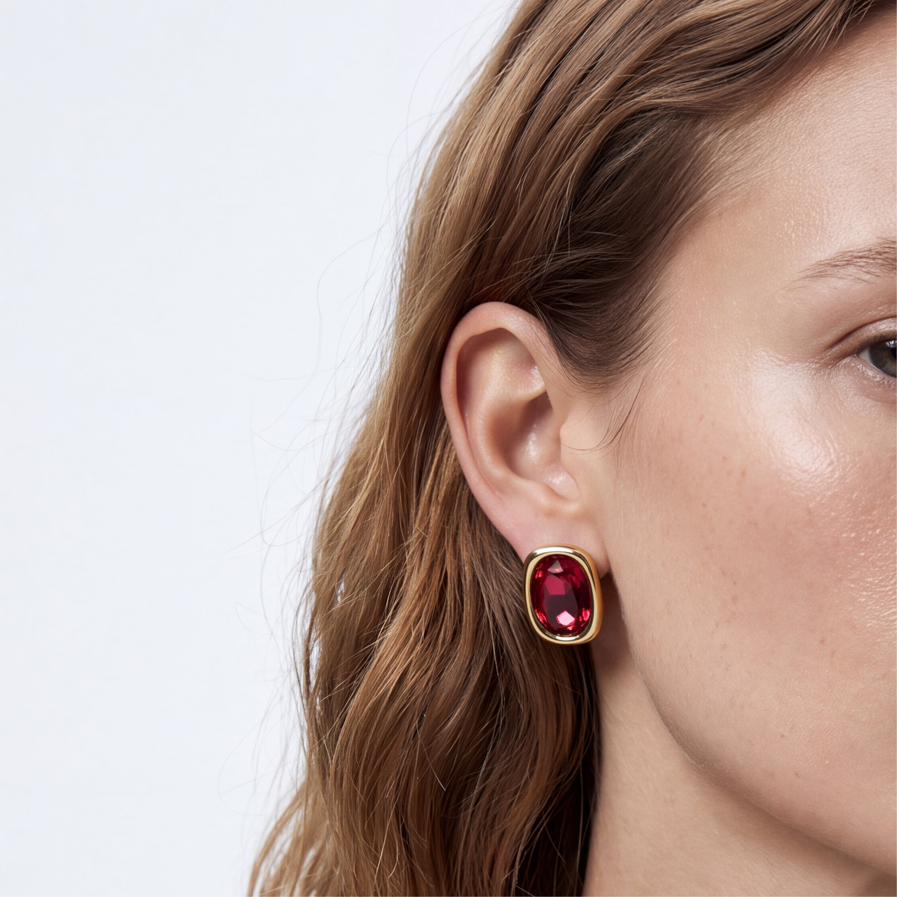 Brincos de Cristal Vermelho com acabamento em ouro amarelo de 18K - Sisro