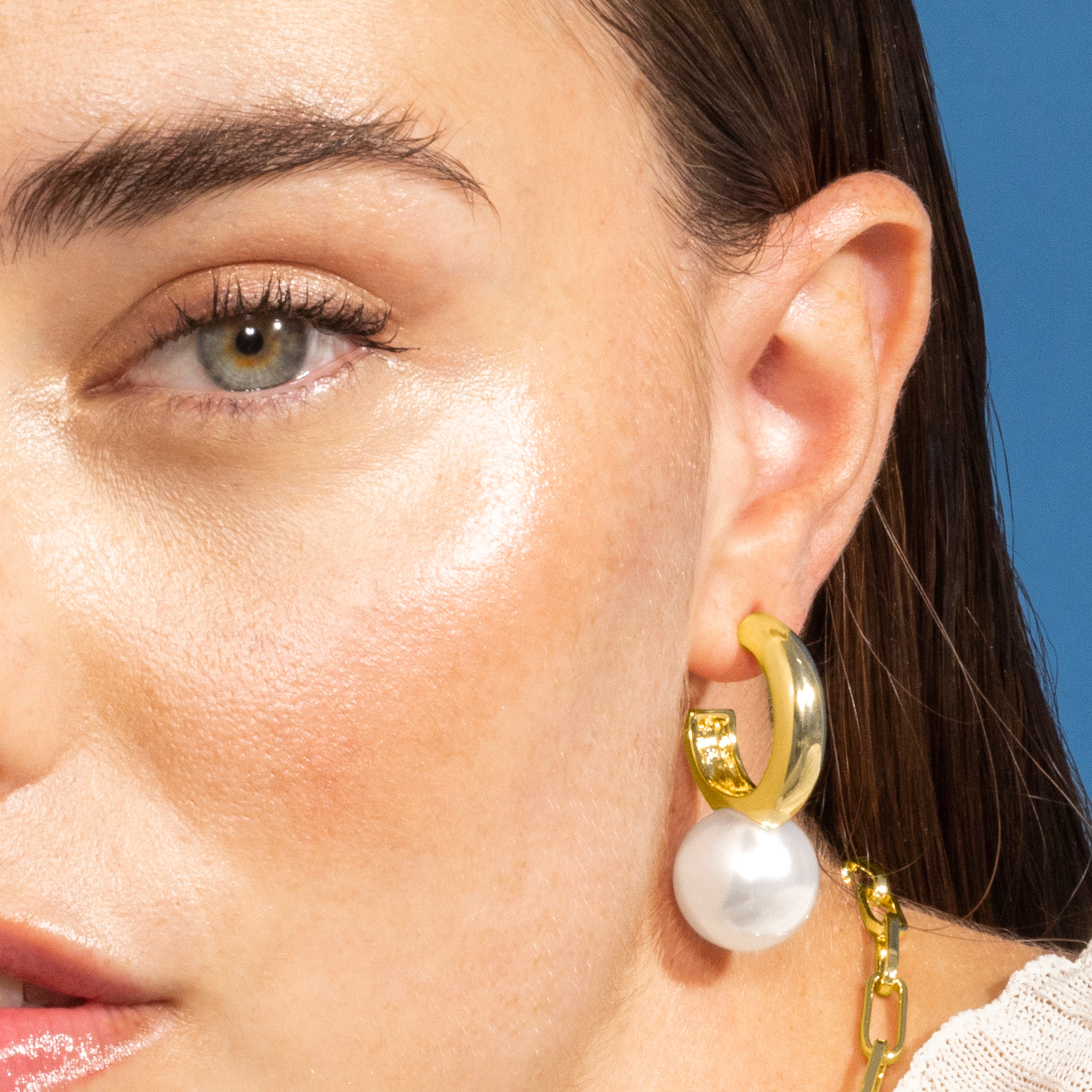 Boucles d'oreilles en perle blanche finies en or jaune 18K - Nesh