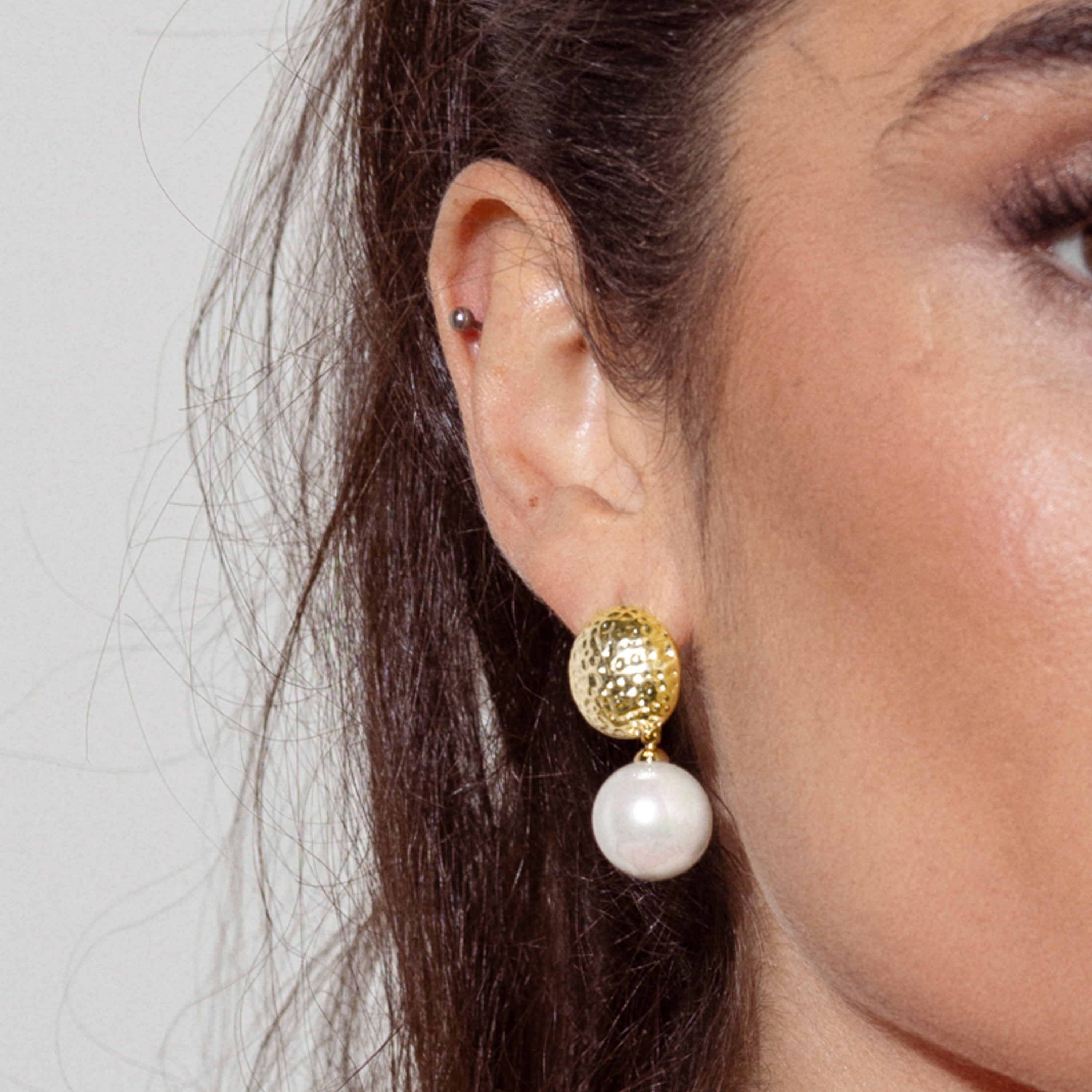 Ohrringe aus weißen Perlen mit 18K Gelbgold-Finish - Thuiry