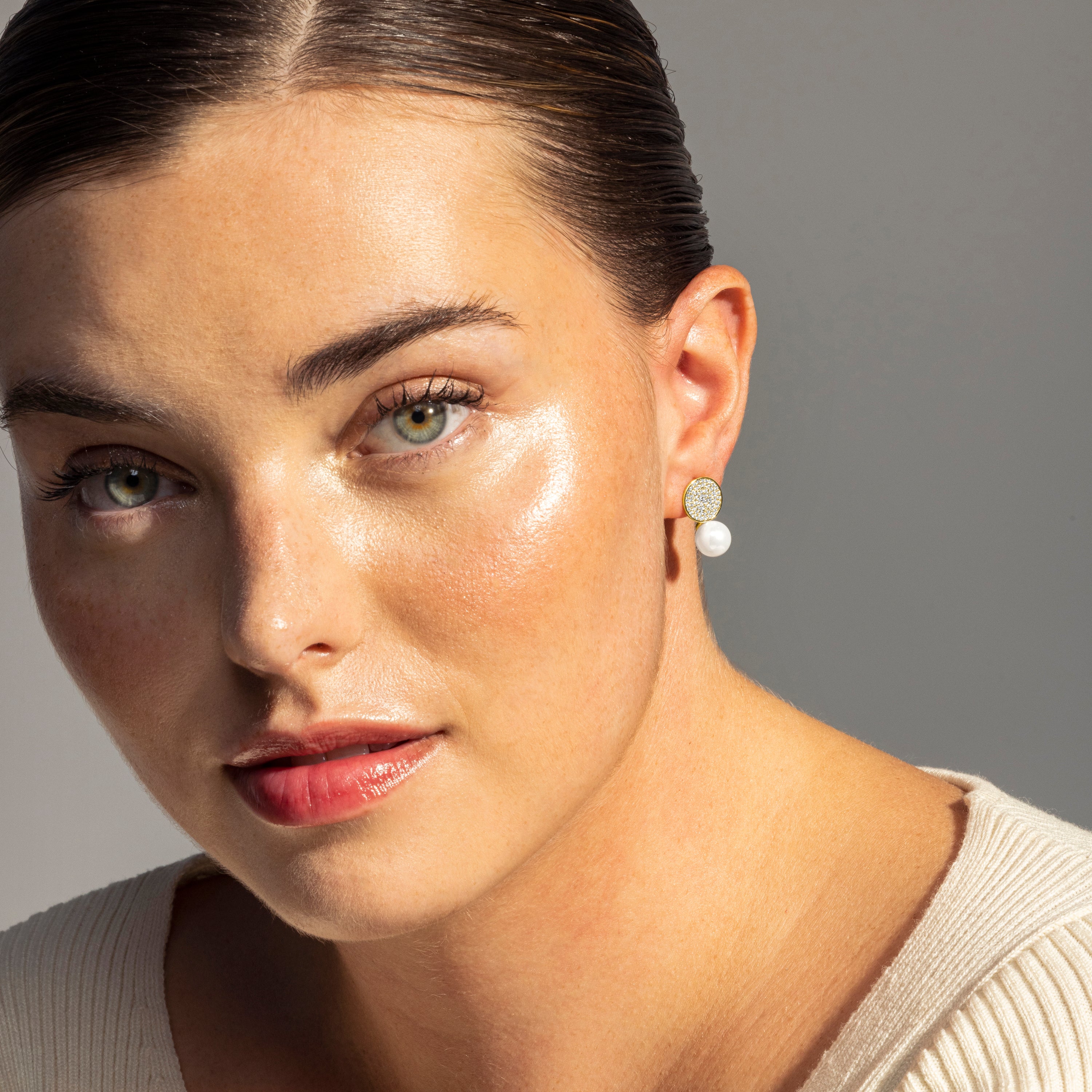 Pendientes acabados en oro amarillo 18K - Nuja