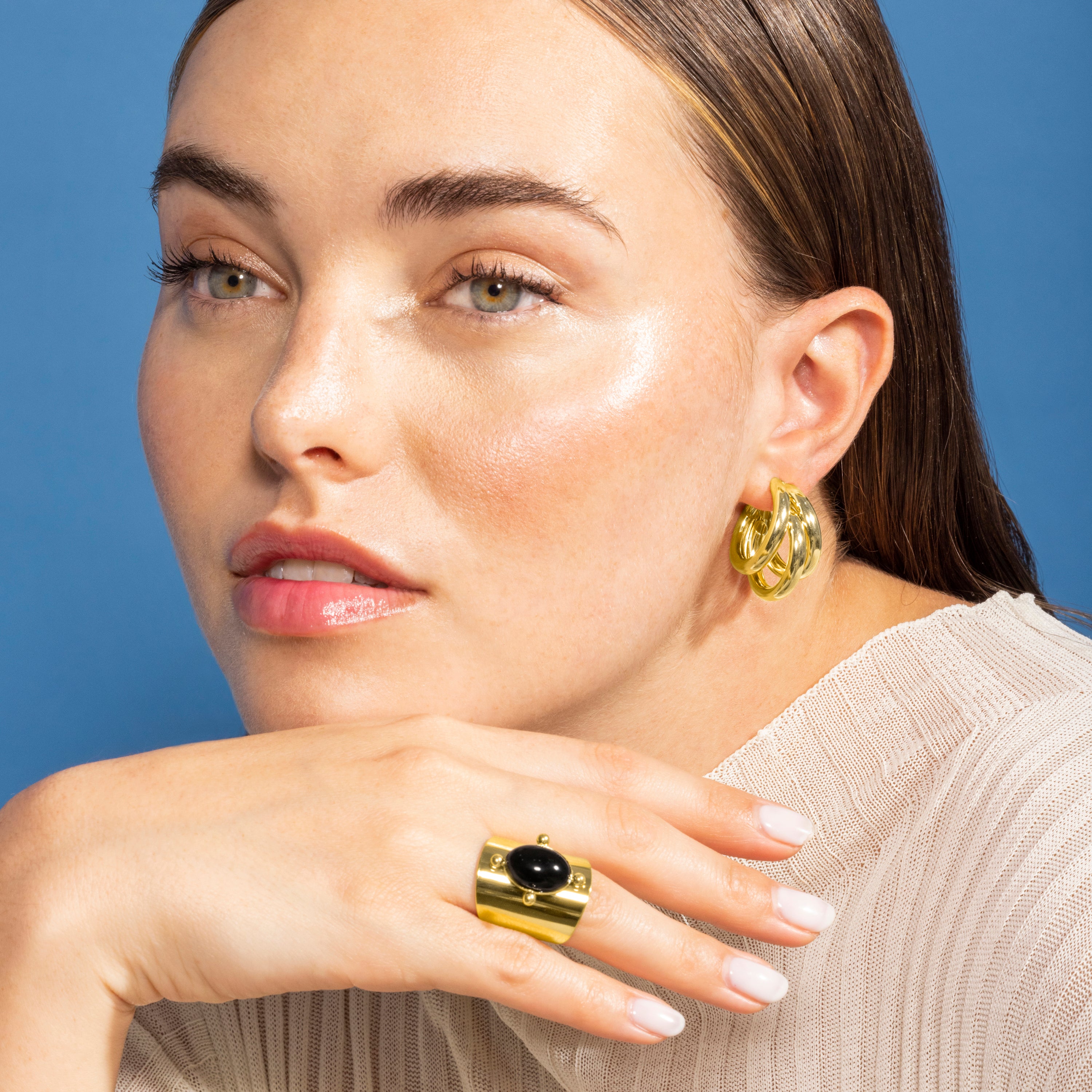 Pendientes acabados en oro amarillo 18K - Carorsa