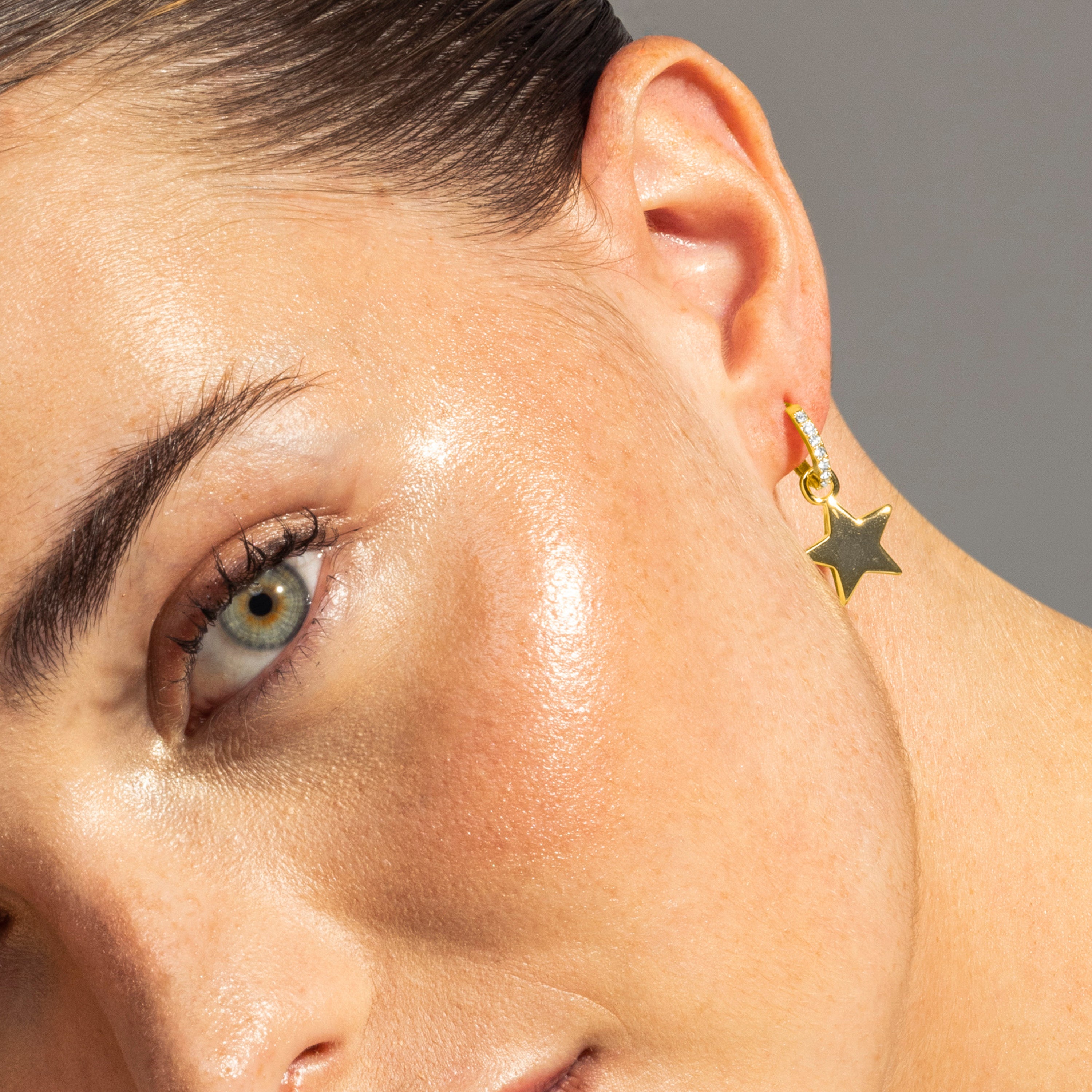 Brilliant Zirconia Earrings finished in 18K yellow gold - Star