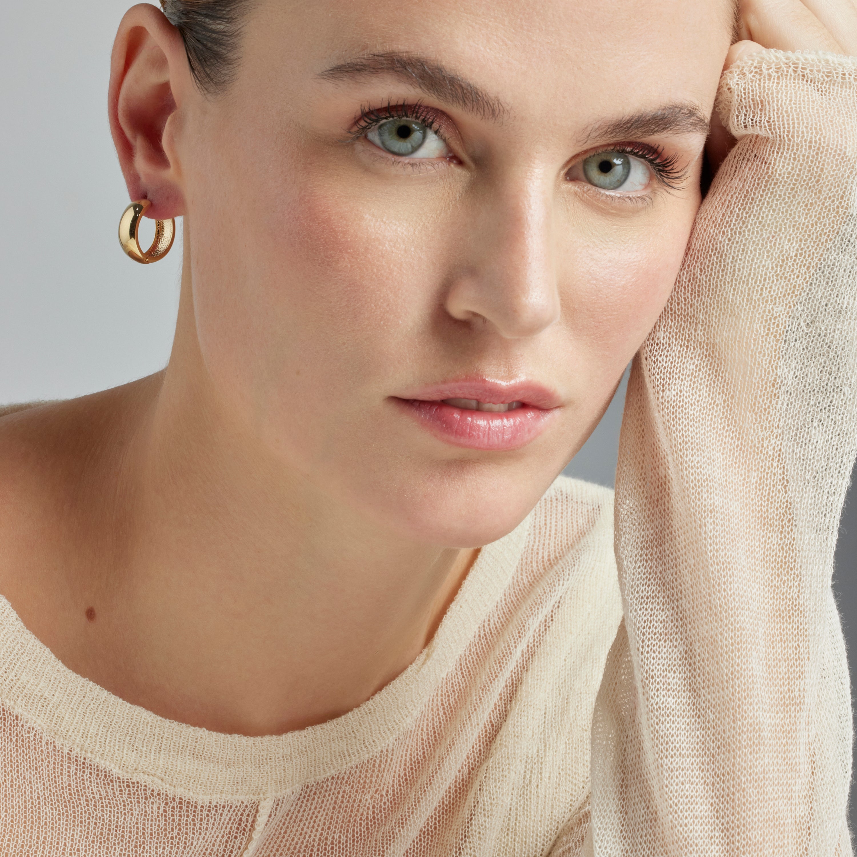 Boucles d'oreilles de 18mm de diamètre finition Or Jaune 18k - Apruk