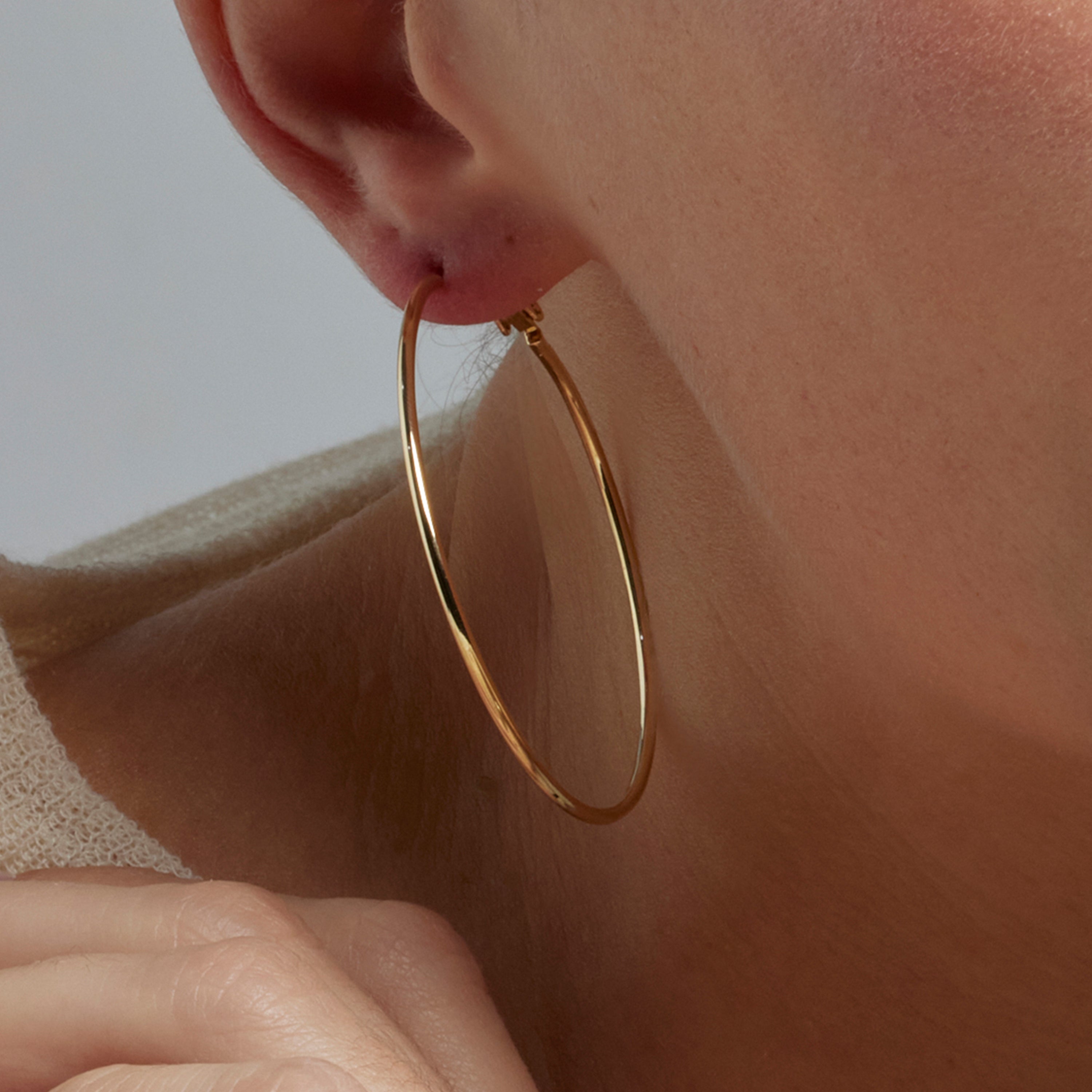 Ohrringe mit 50mm Durchmesser, 18k Gelbgold-Finish - Kelxo