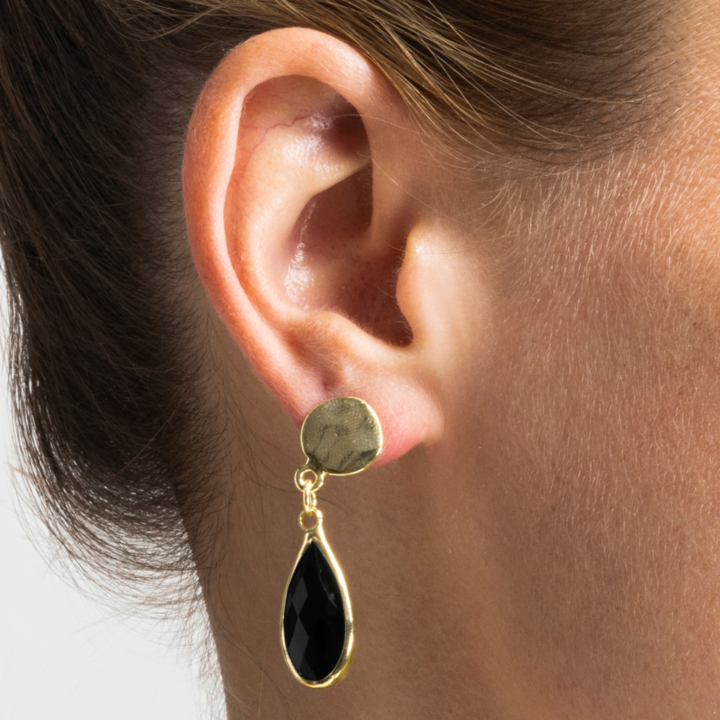 Ohrringe mit schwarzem Harz, 18k Gold-Finish - Nyste
