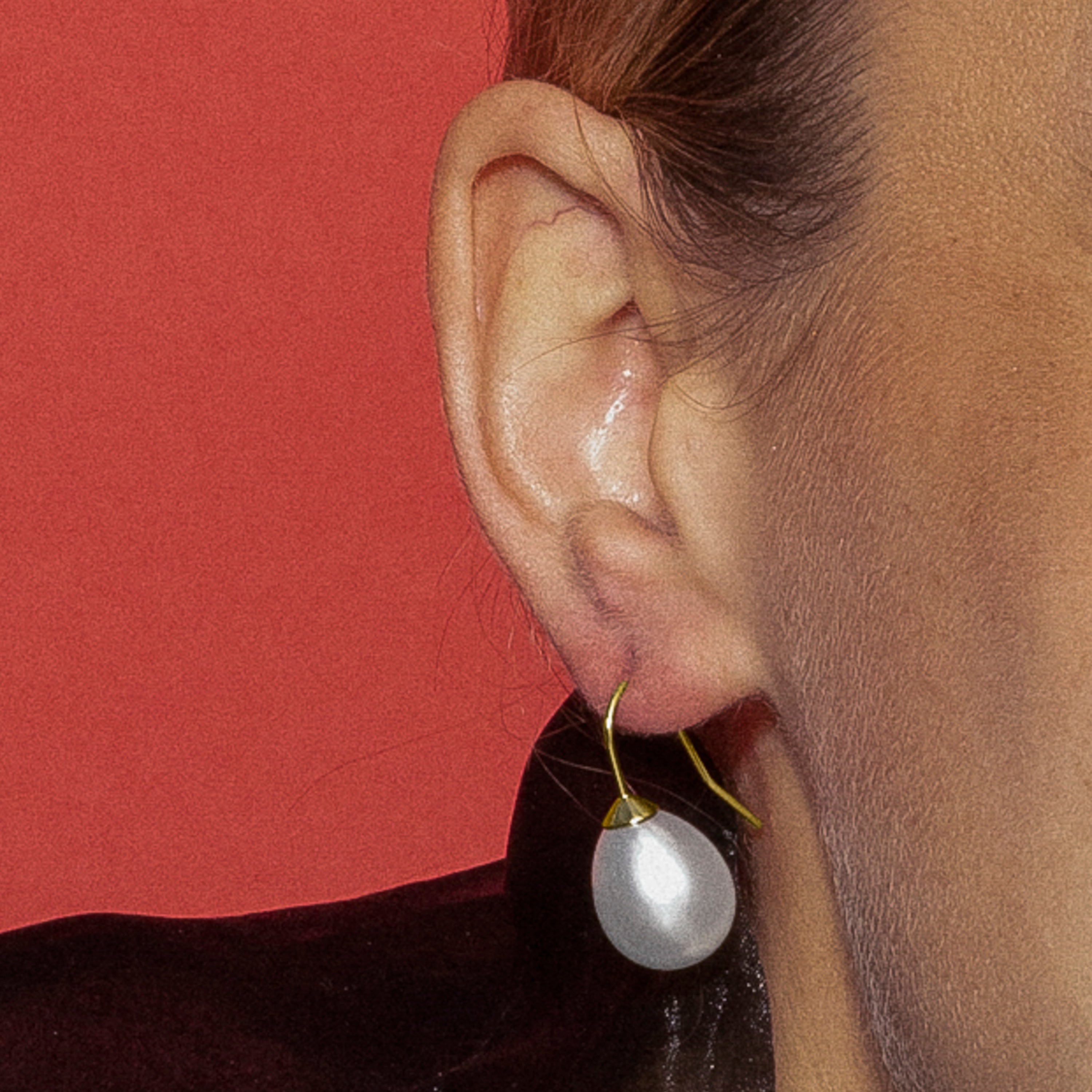 Boucles d'oreilles avec perle blanche finition or 18k - Gesis