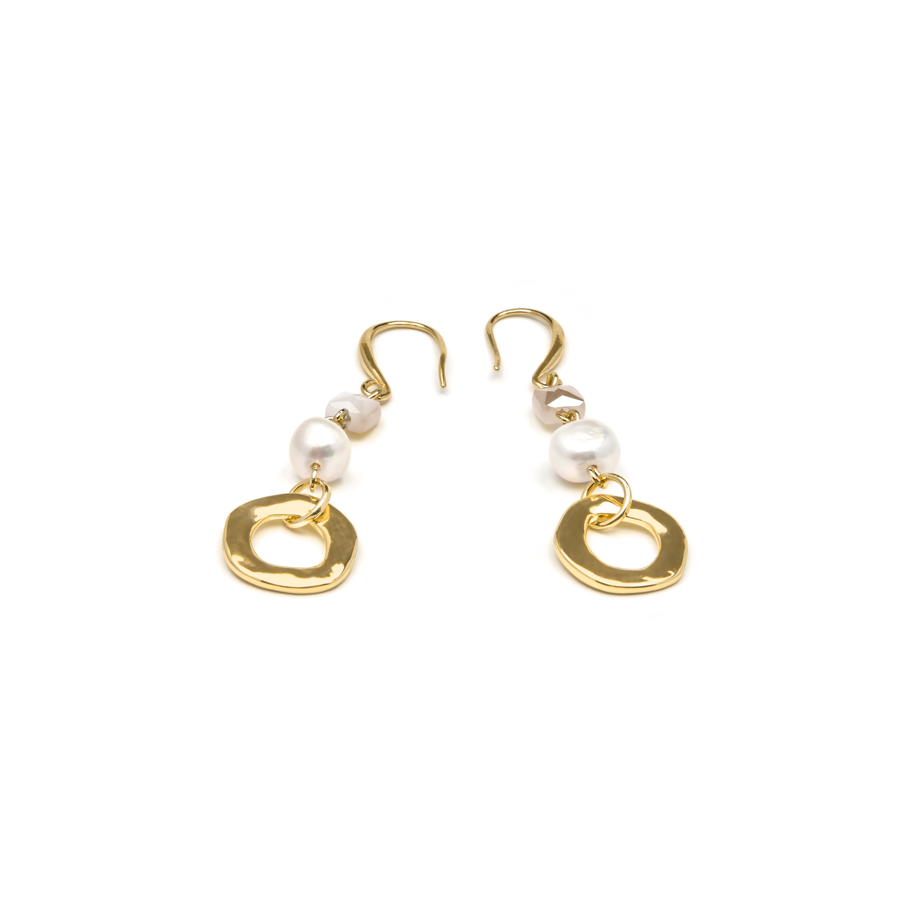 Boucles d'oreilles finition or jaune 18k et perle blanche - Diriki