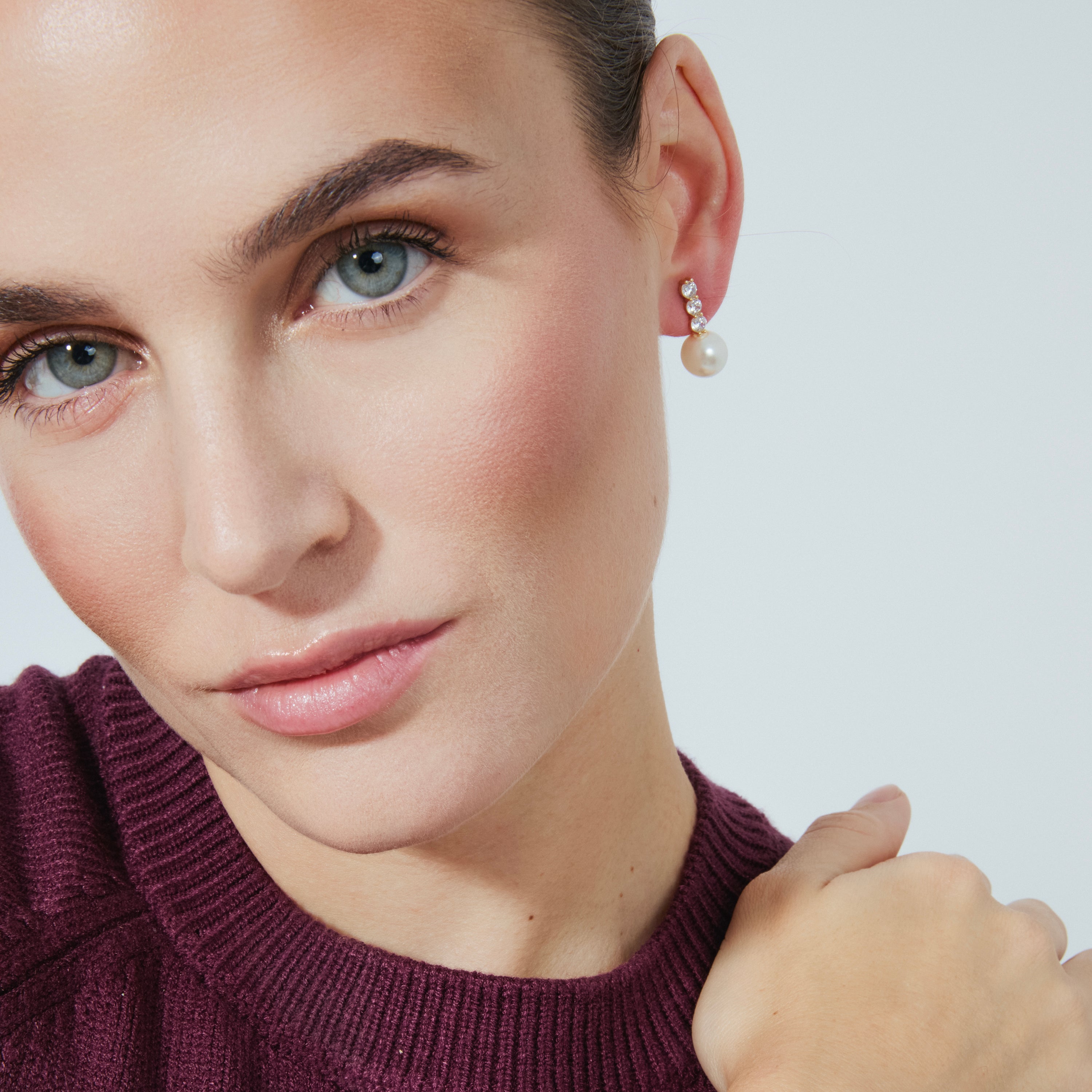 Boucles d'oreilles finition or jaune 18k et Perle Blanche - Anu