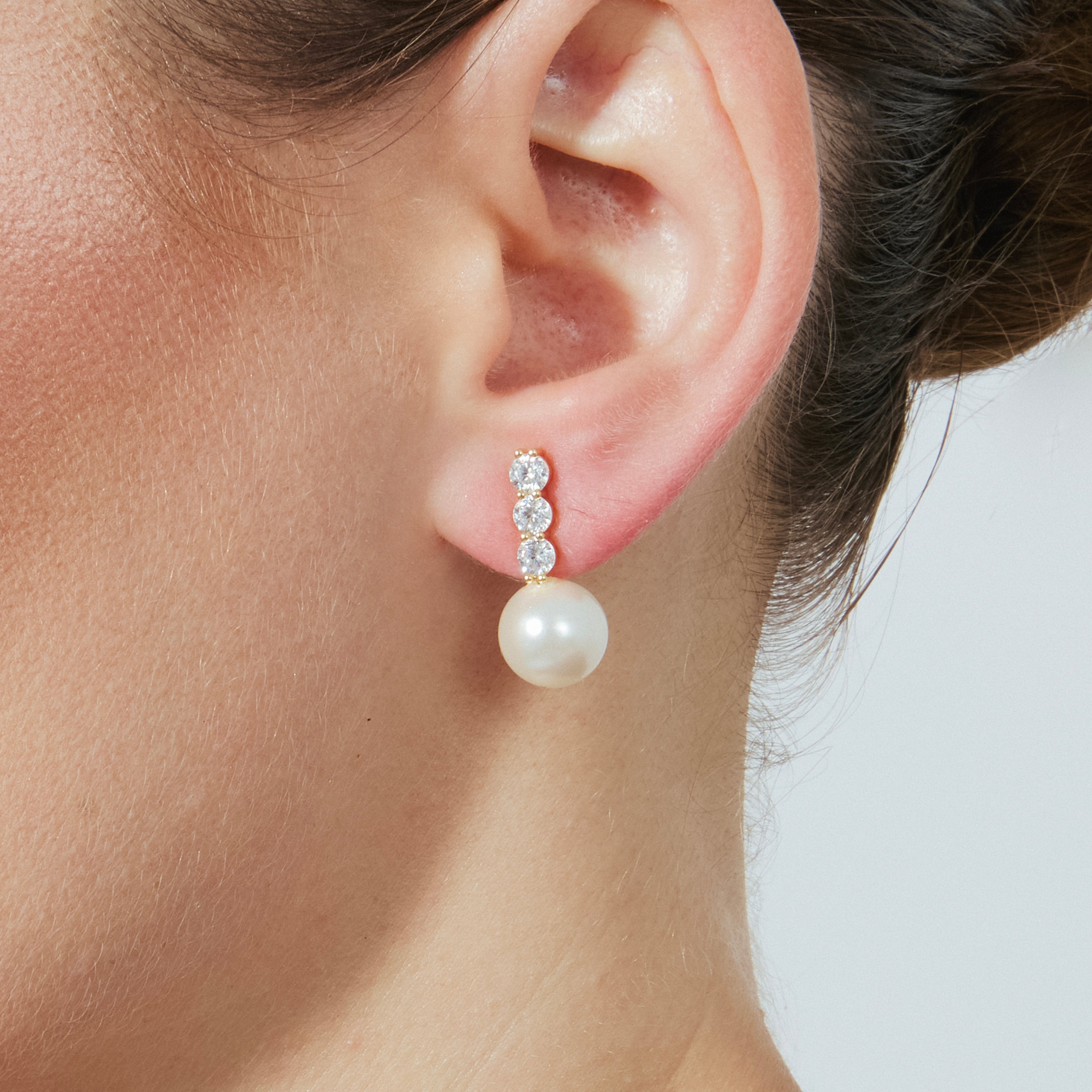Boucles d'oreilles finition or jaune 18k et Perle Blanche - Anu
