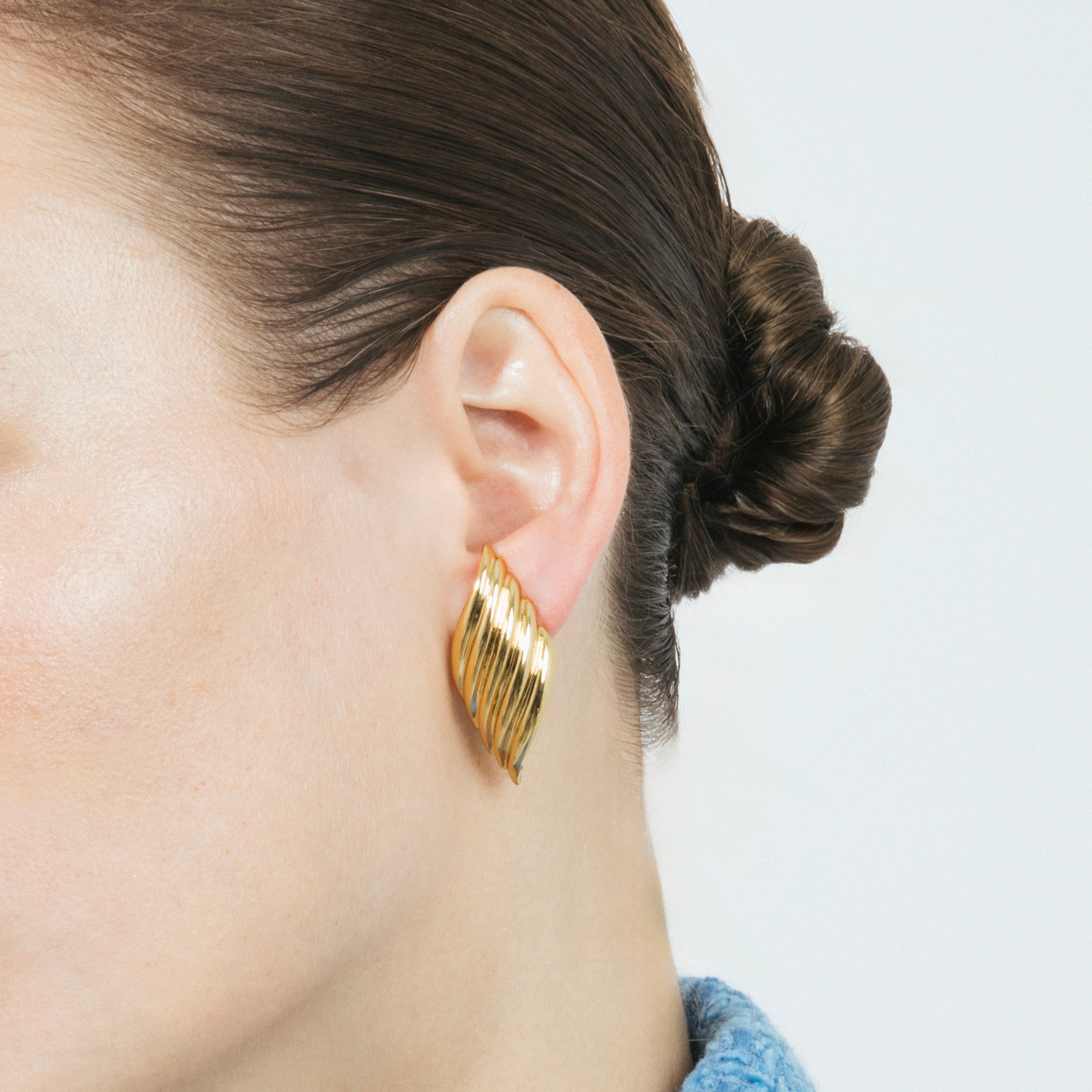 Brincos com acabamento em ouro amarelo 18k - Lizor