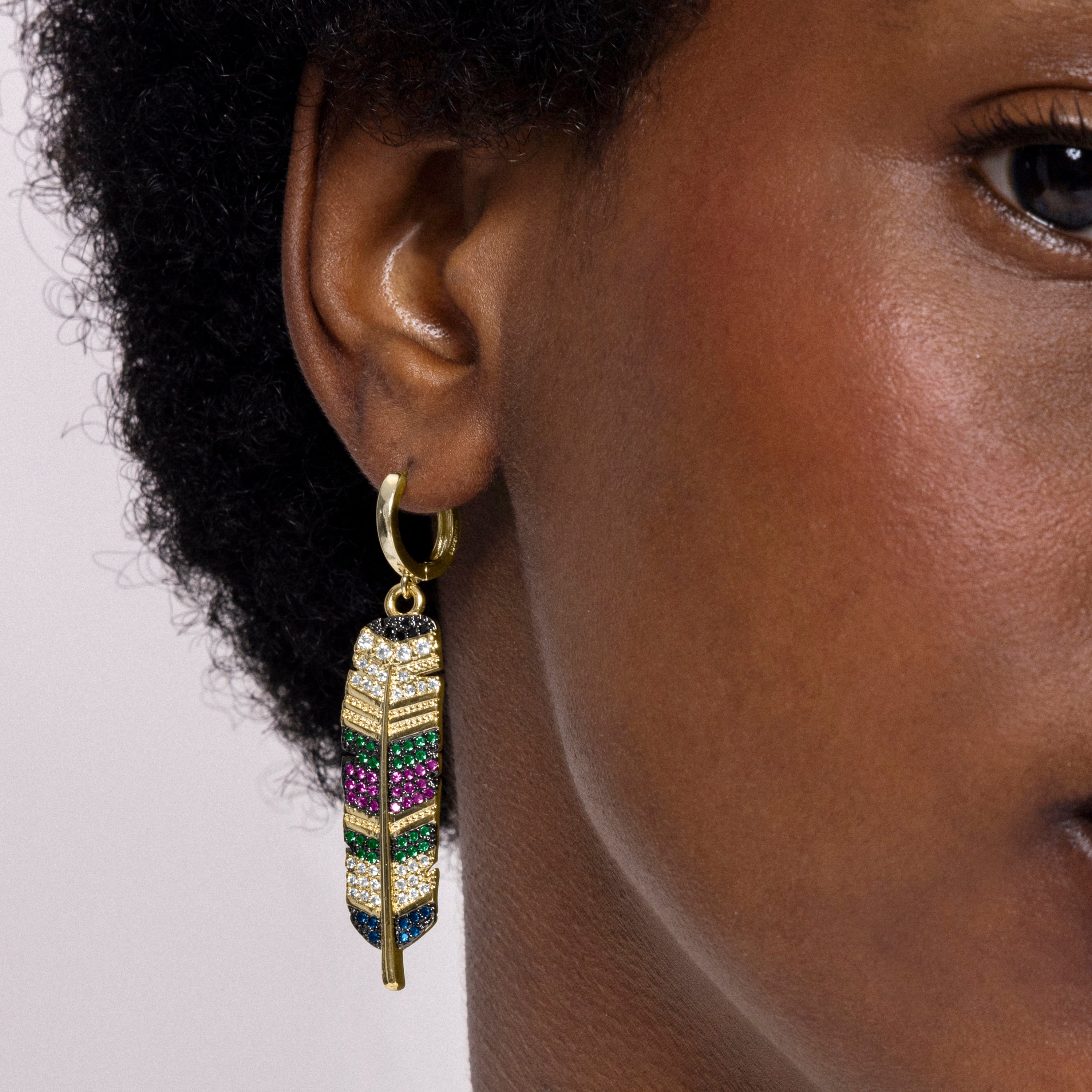 Brincos de zircónia multicolor com acabamento em ouro amarelo 18K - Muisem