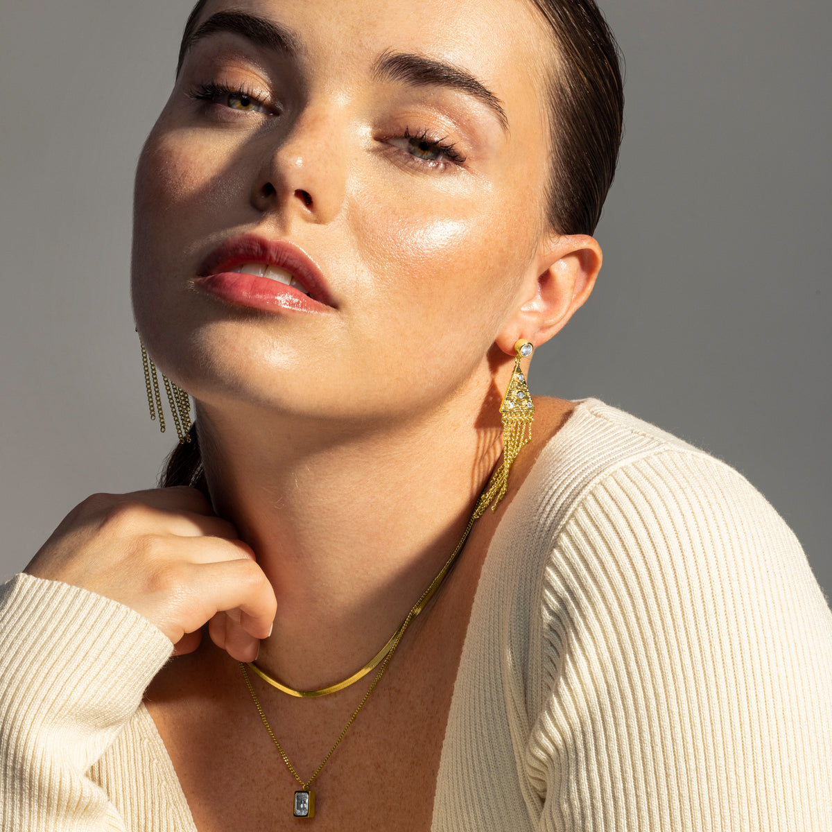 Orecchini in Zirconia Cubica finiti in oro giallo 18K - Sufariz