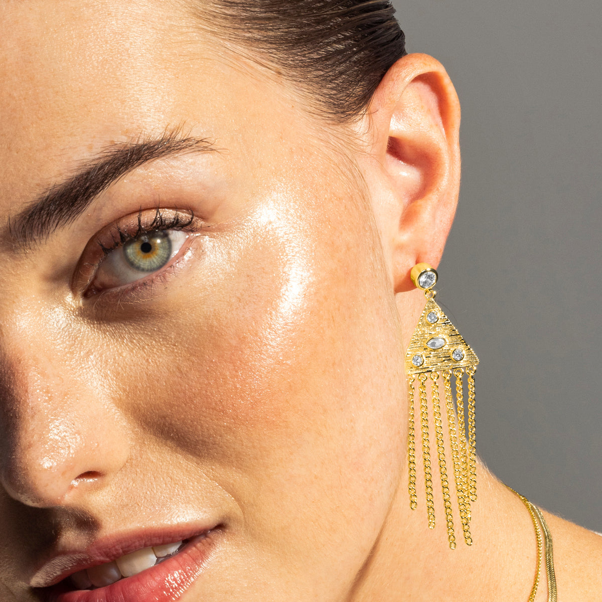 Orecchini in Zirconia Cubica finiti in oro giallo 18K - Sufariz