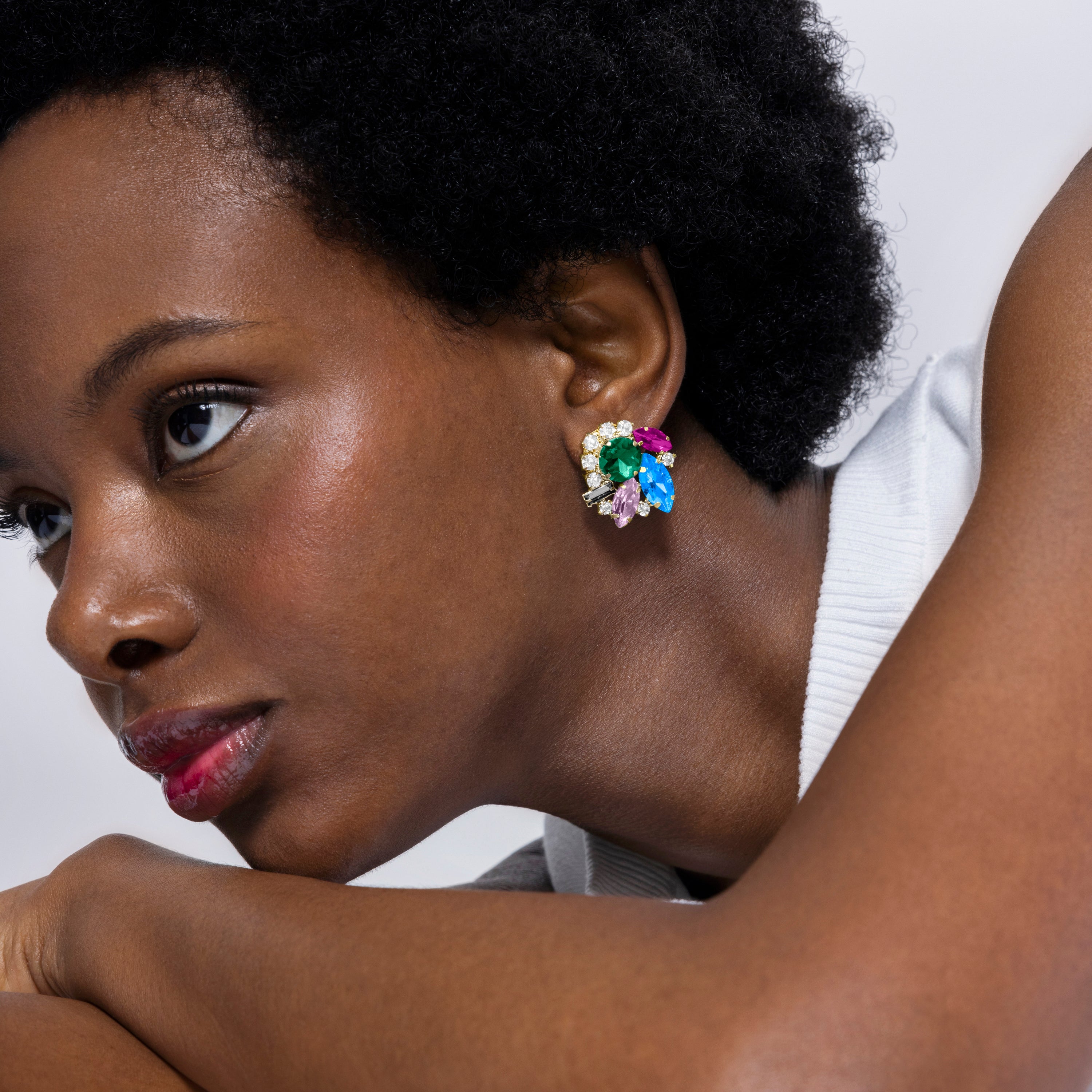 Blue Crystal Earrings finished in 18K yellow gold - Nyuva