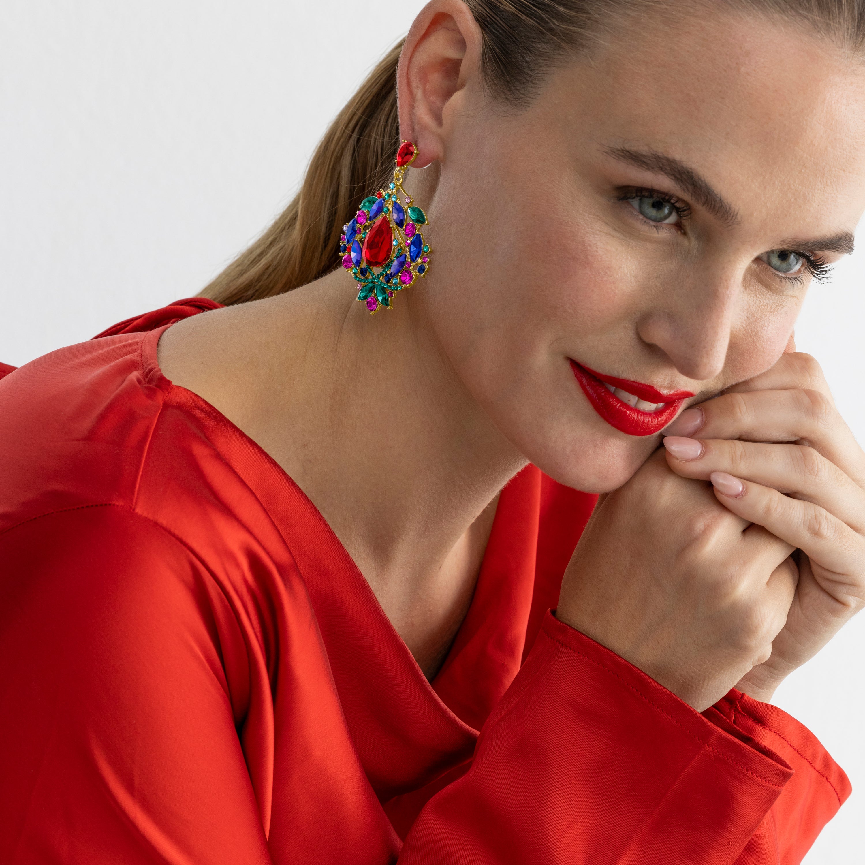 Ohrringe mit mehrfarbigem Kristall, 18k Gold-Finish - Moken