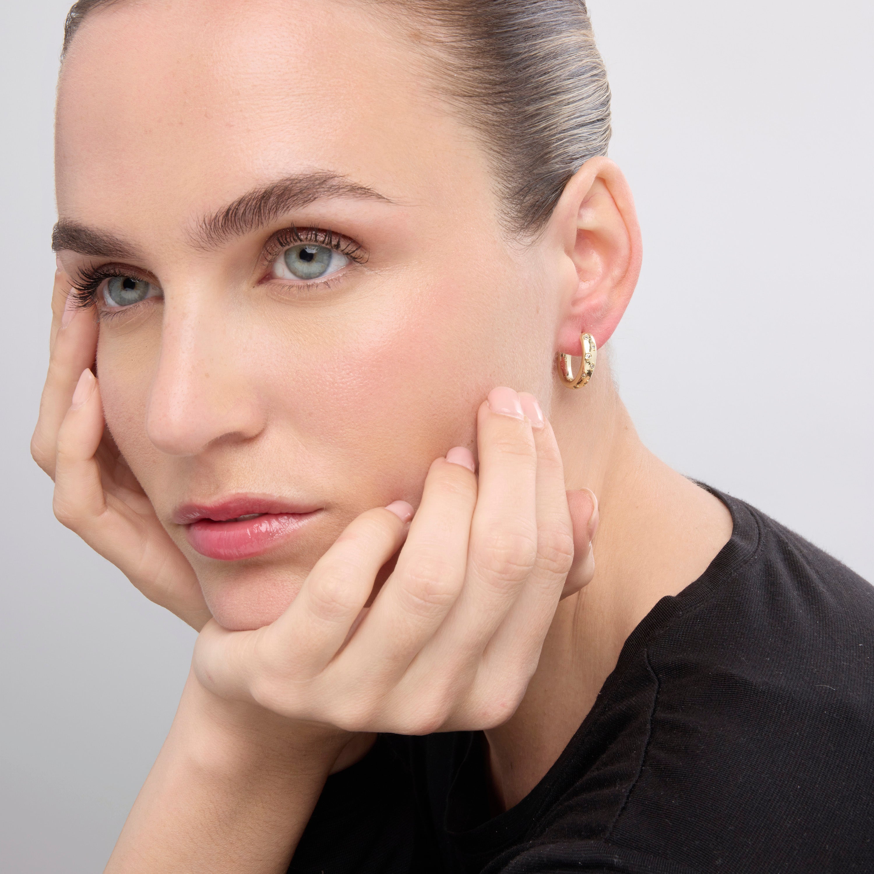 Boucles d'oreilles finition or jaune 18k et Zircone brillante - Yase