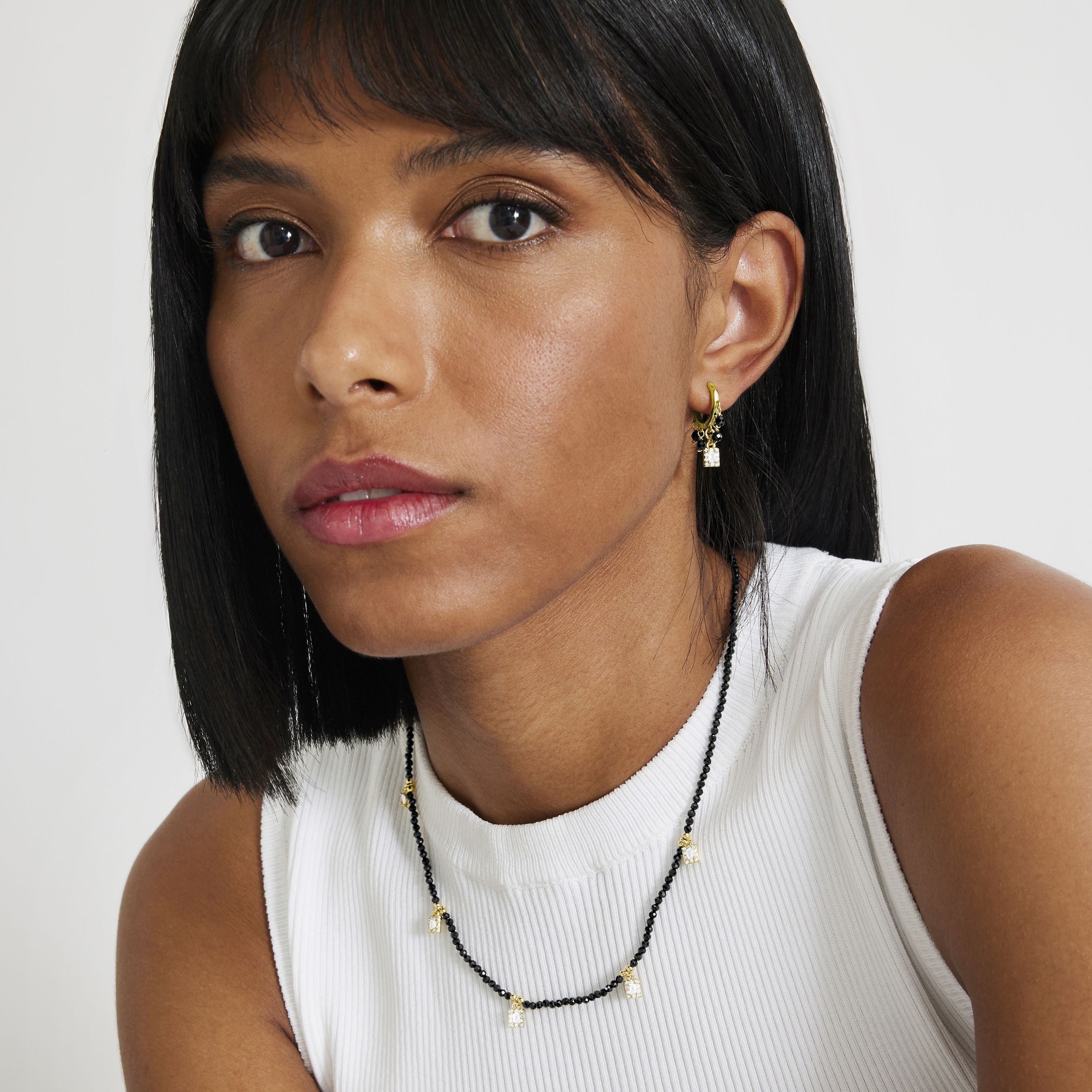 Boucles d'oreilles en agate noire finies en or jaune 18K - Ordzun