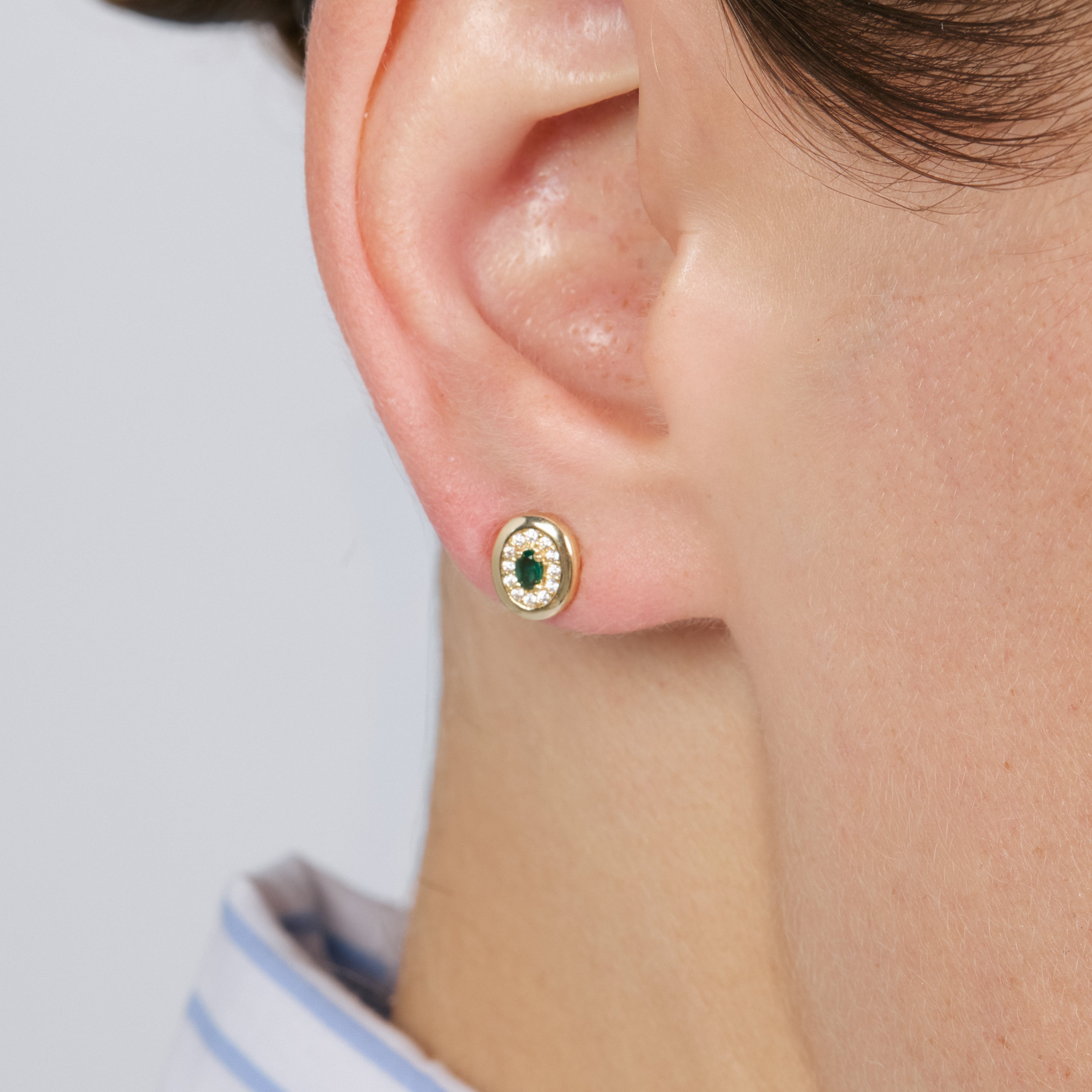Pendientes de Circonita Esmeralda acabado en oro amarillo de 18k - Sahspu