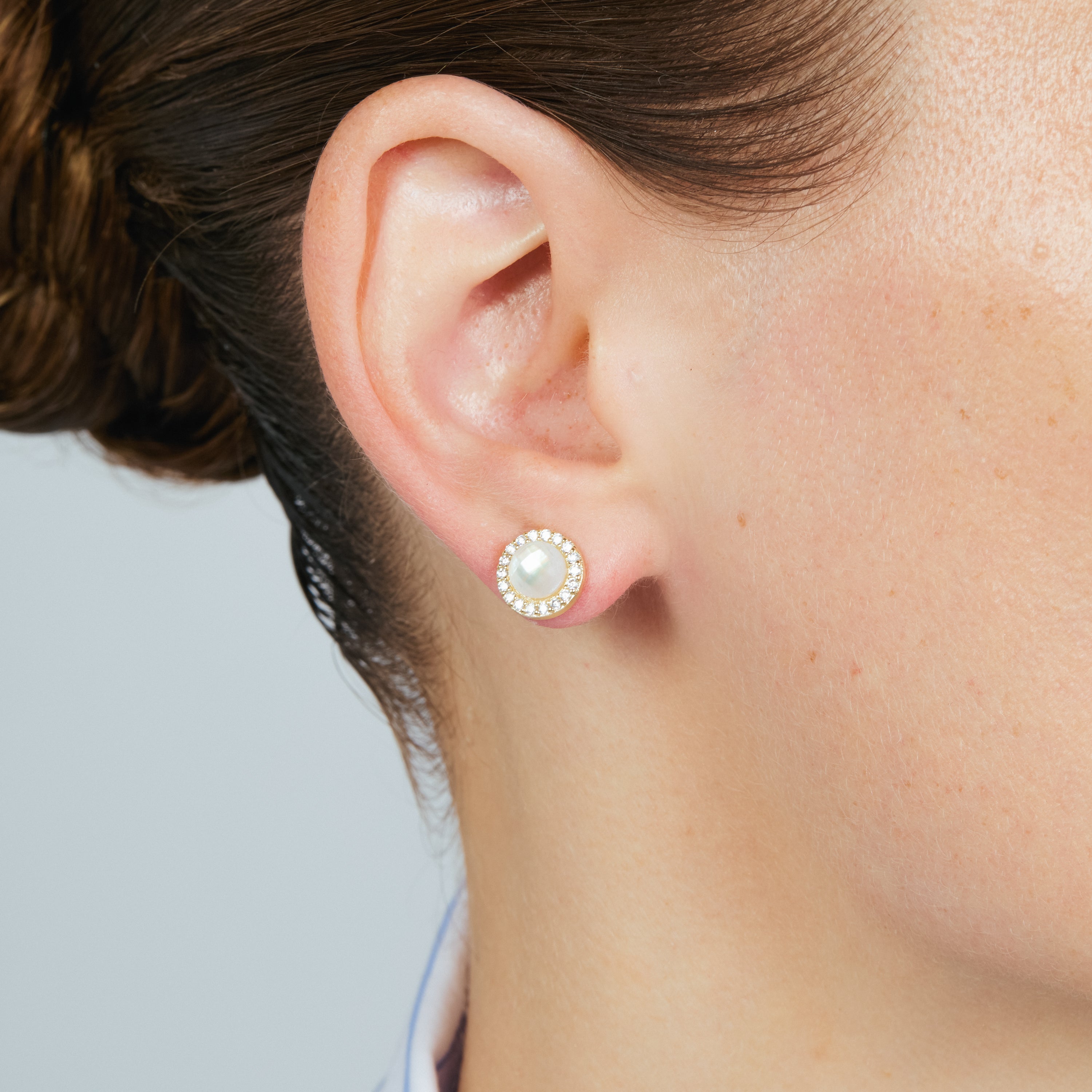 Pendientes de Cristal de Roca y Madreperla acabado en oro amarillo de 18k - Tasass