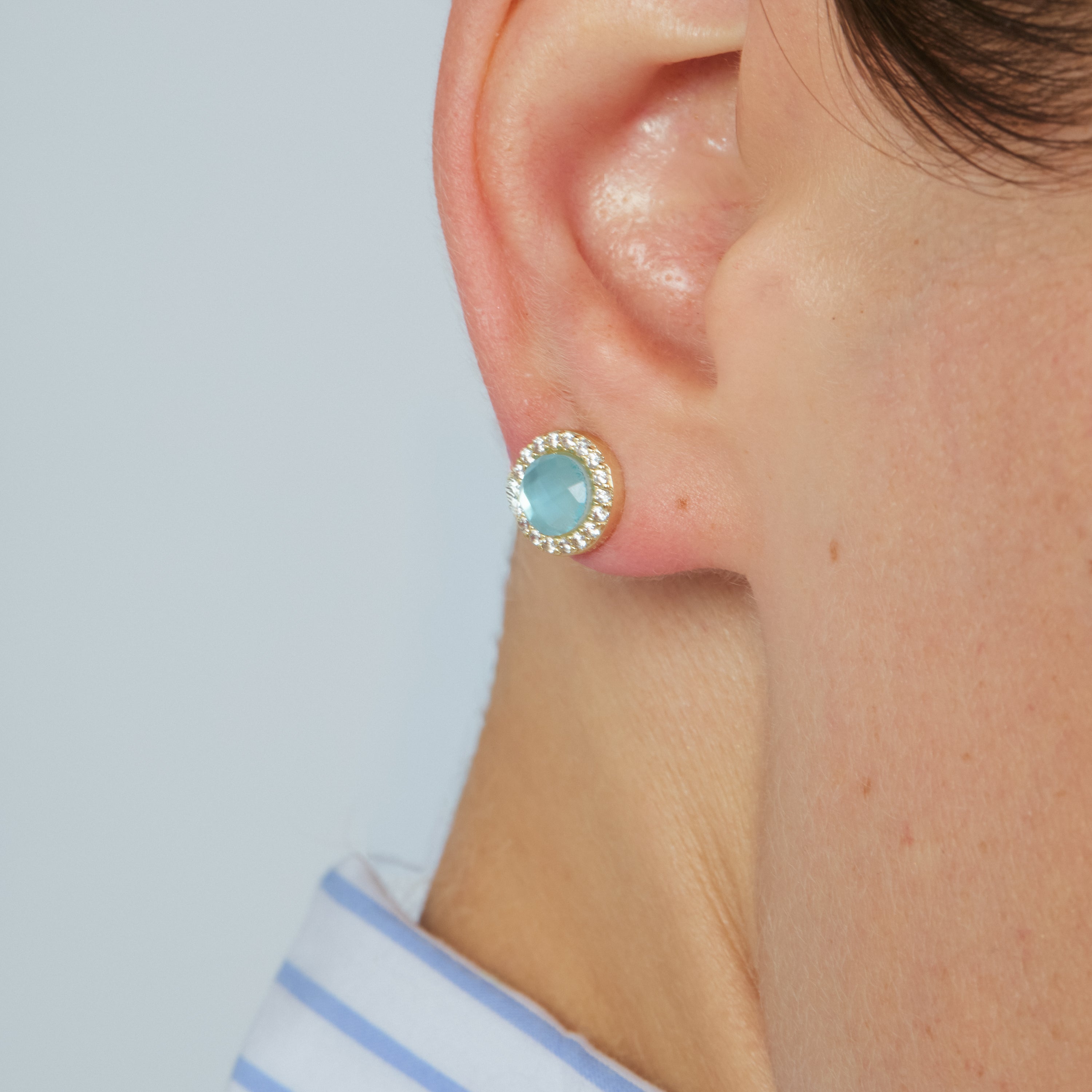 Pendientes de Doblete Azul Claro Ch acabado en oro amarillo de 18k - Tasass