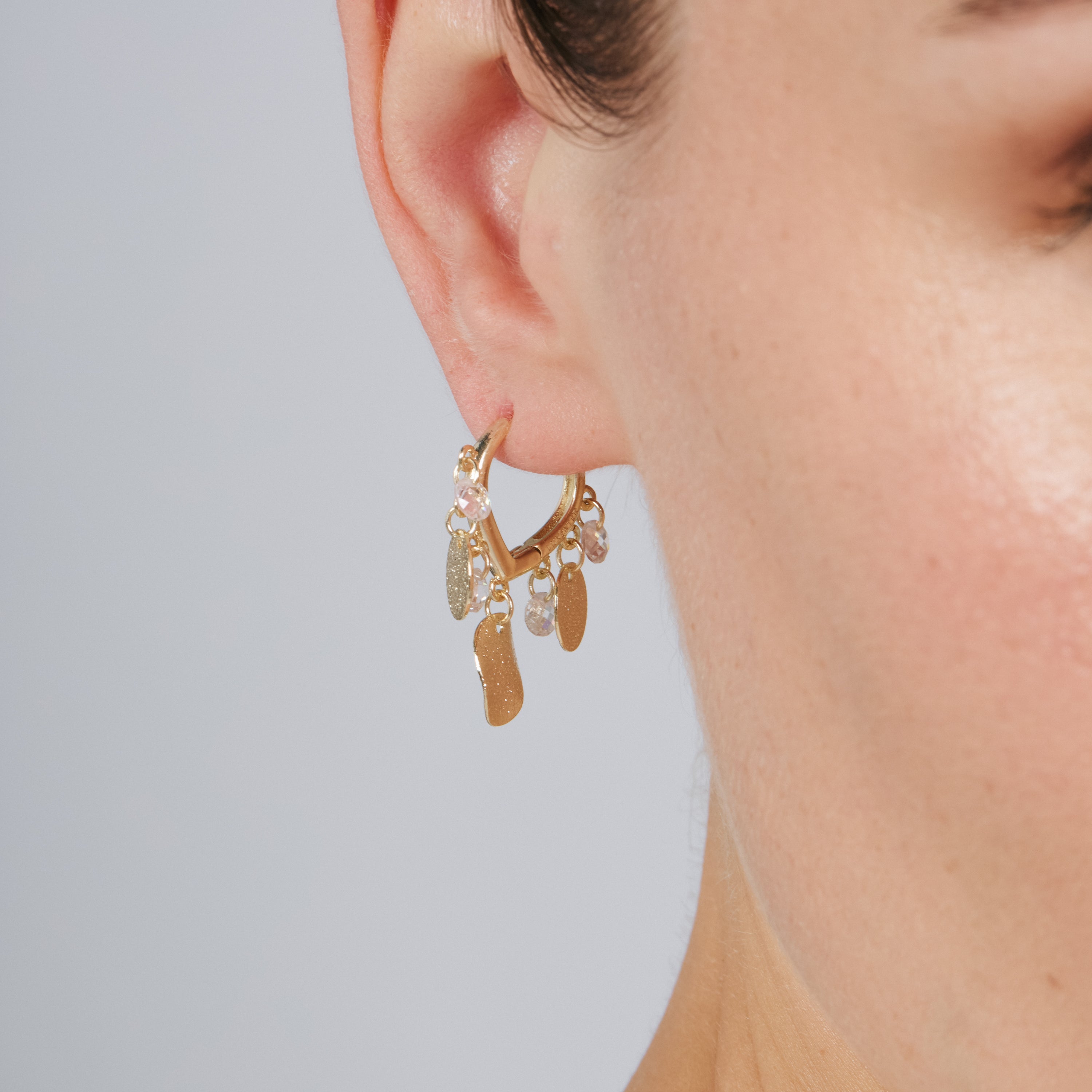 Pendientes de Circonita Azul acabado en oro amarillo de 18k - Lesal