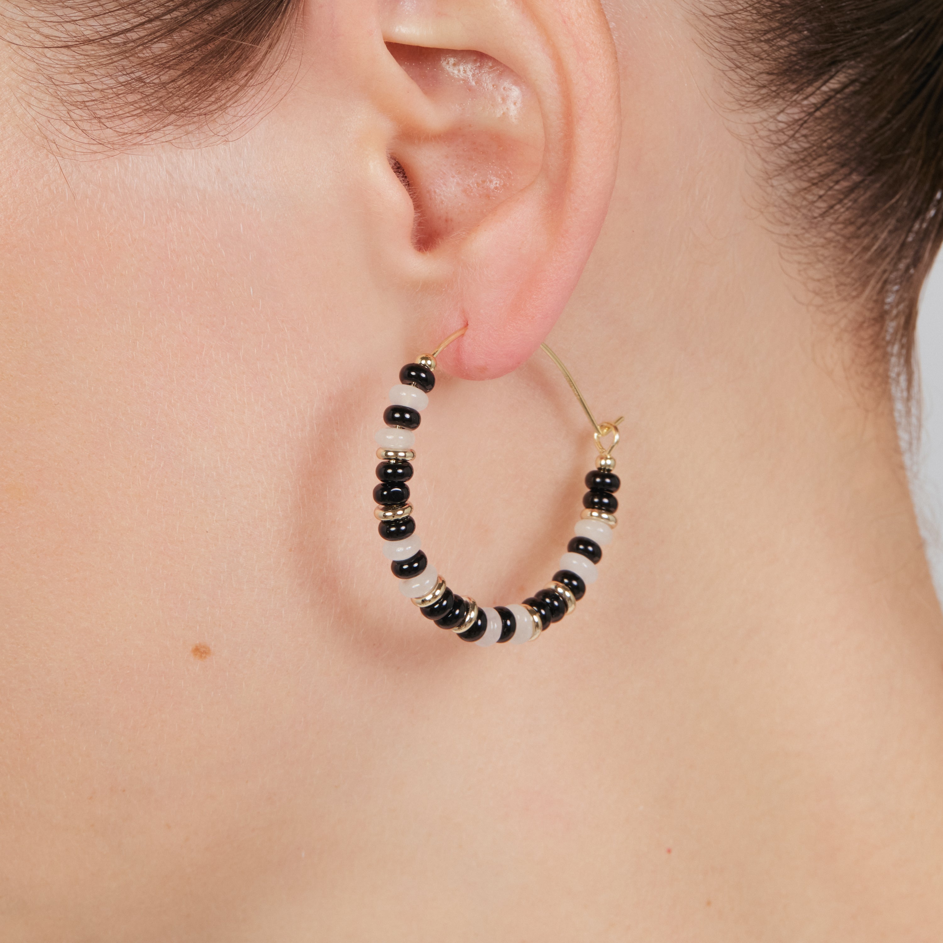 Pendientes de Agata Negra acabado en oro amarillo de 18k - Himo