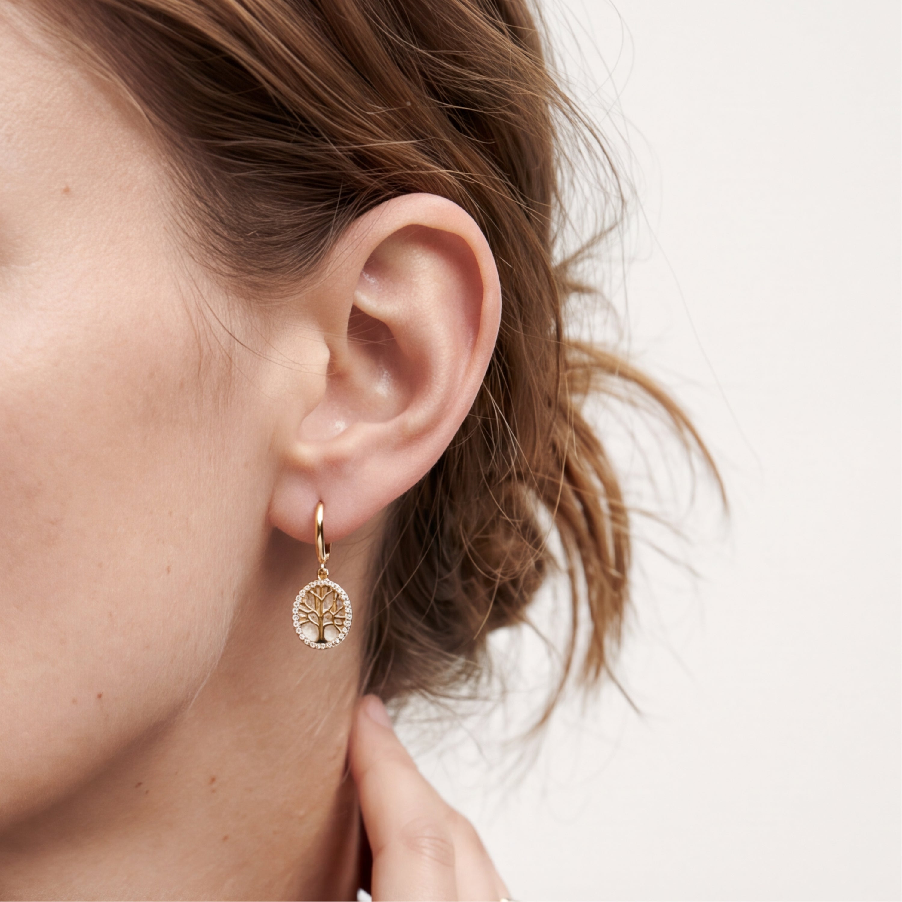 Pendientes de Circonita Brillante acabado en oro amarillo de 18k - Arbol Vida