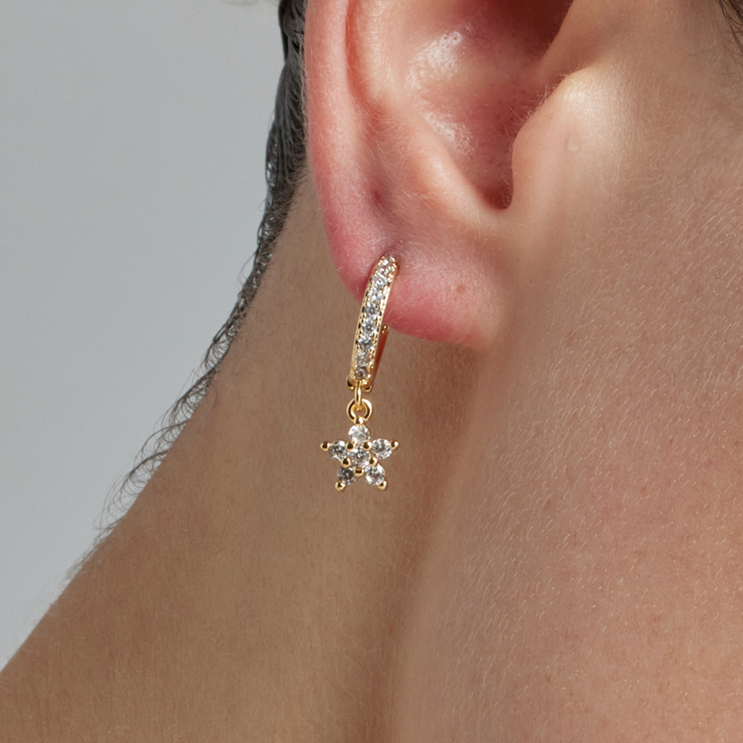 Brincos de Zircónia Brilhante acabados em ouro amarelo 18K - Kord