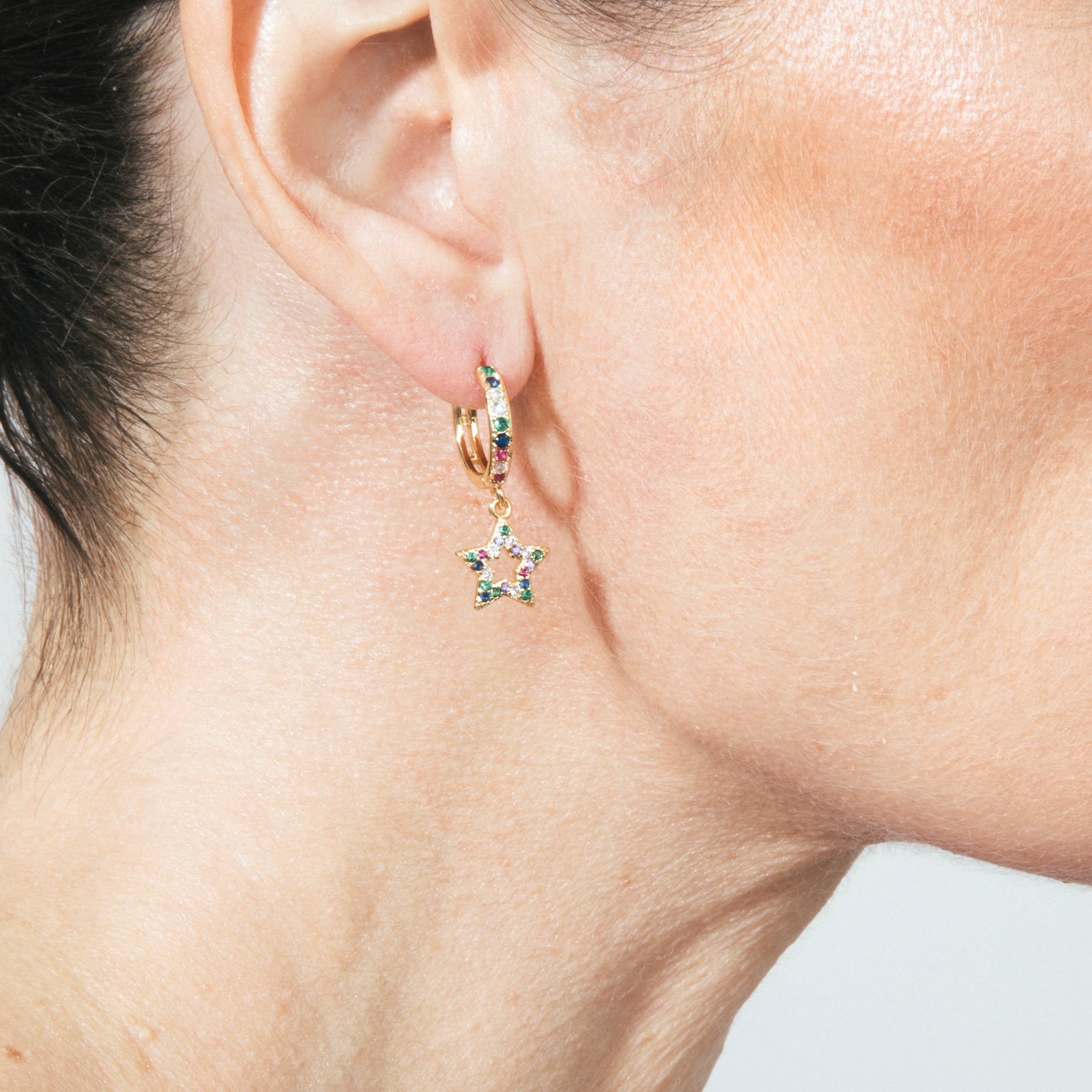 Brincos com zircónia multicolor acabamento em ouro 18k - Fardie