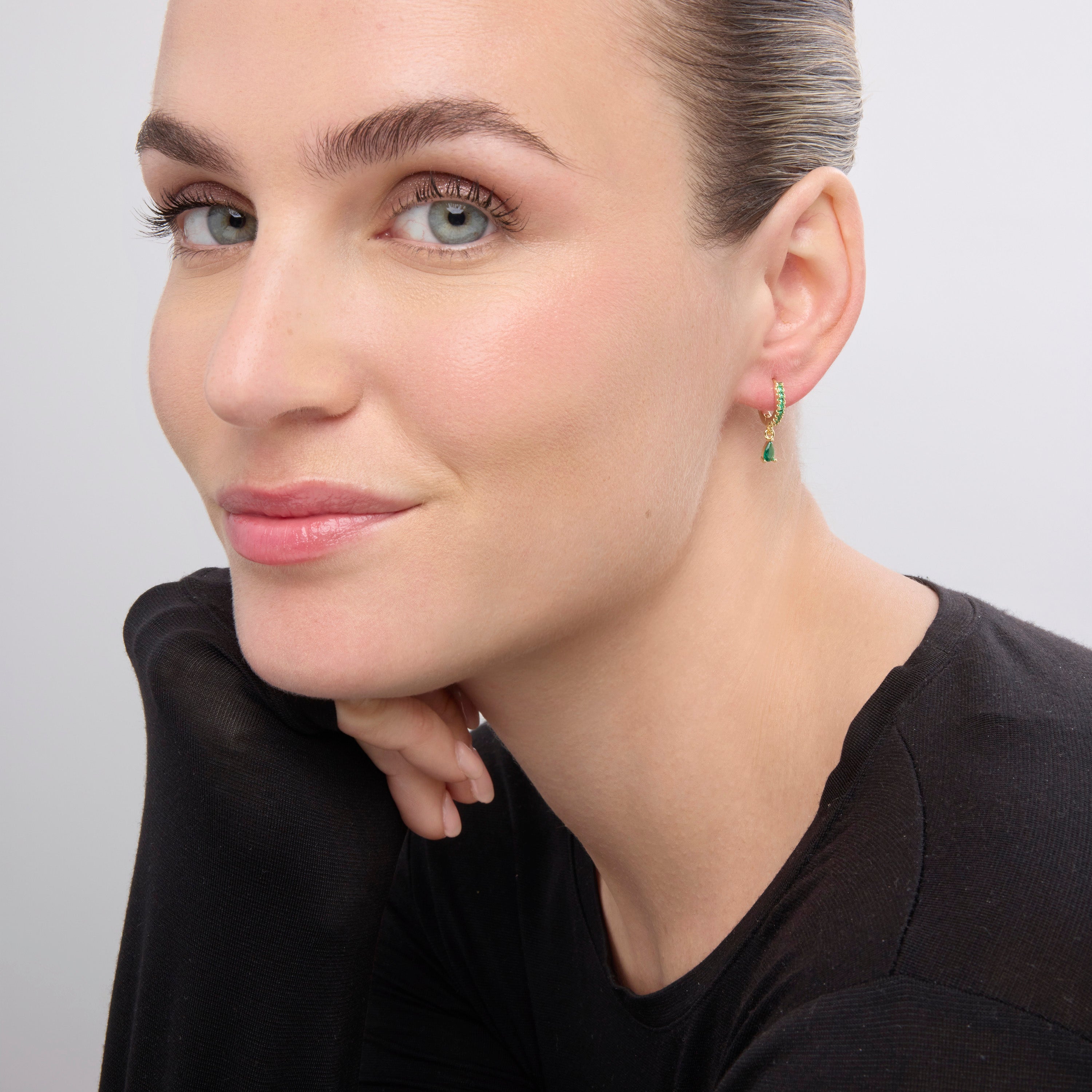 Boucles d'oreilles finition or jaune 18k et zirconium émeraude - Laade
