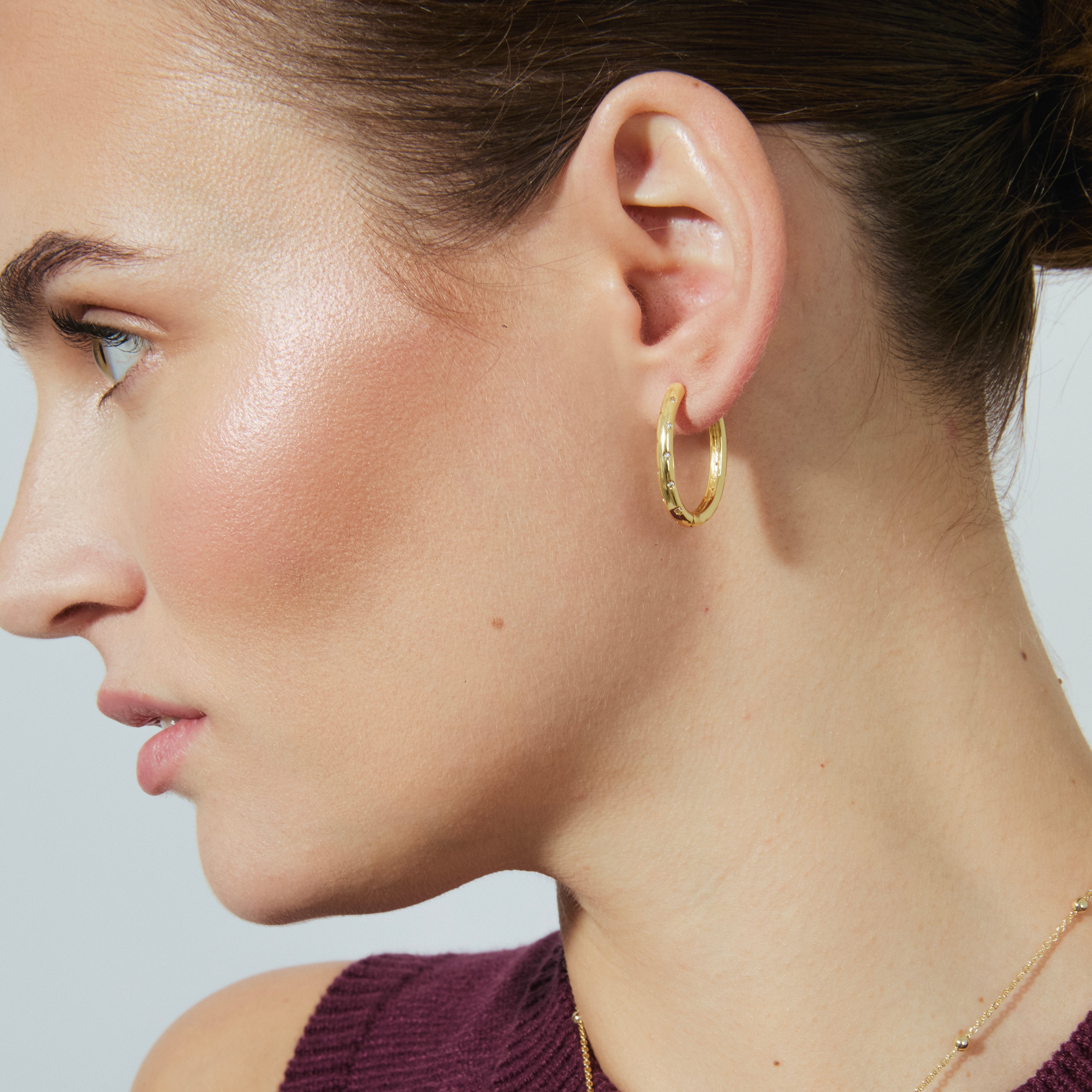 Ohrringe mit 18 mm Durchmesser mit funkelndem Zirkonia, 18k Gold-Finish - Dinlah