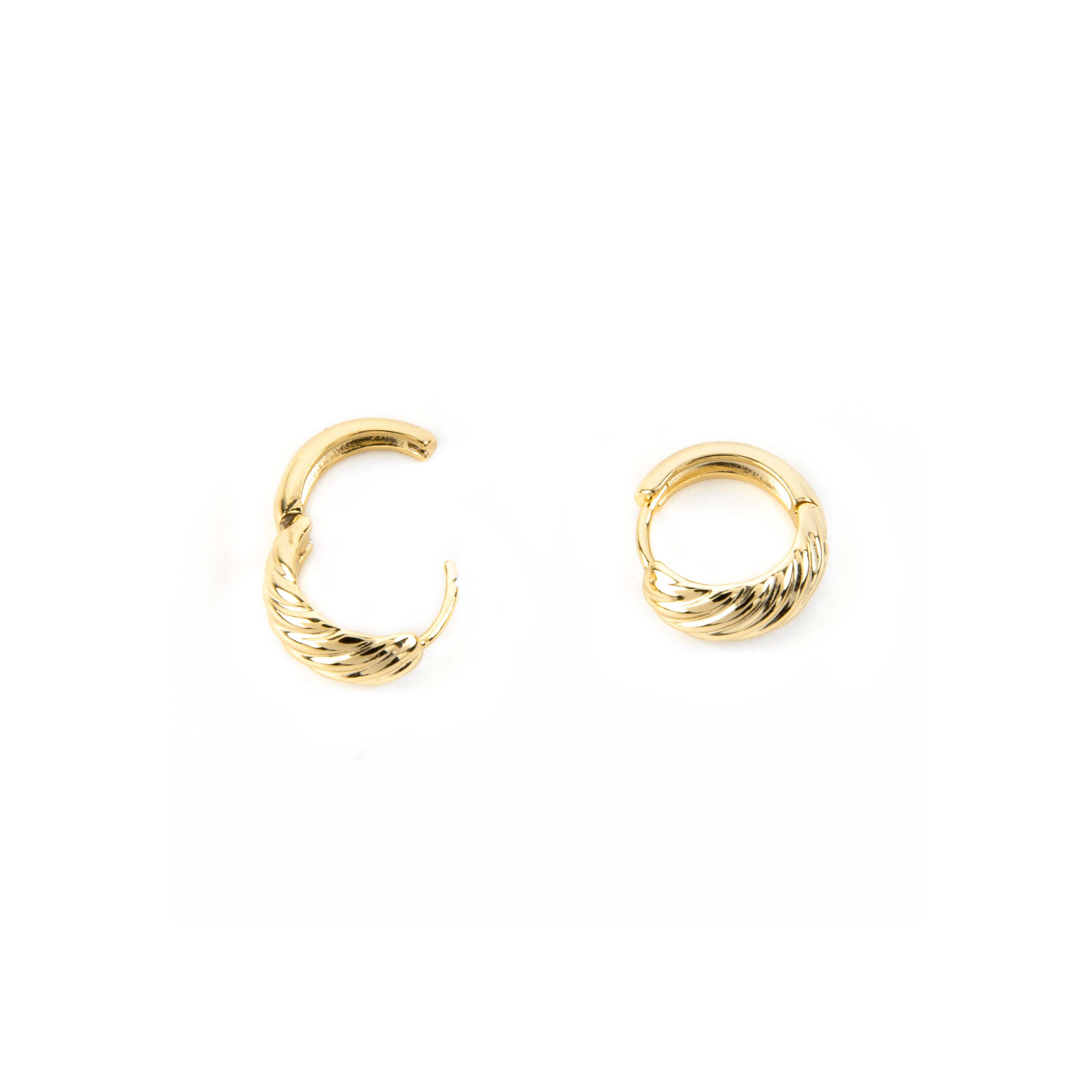 Brincos acabamento ouro 18k - Usma