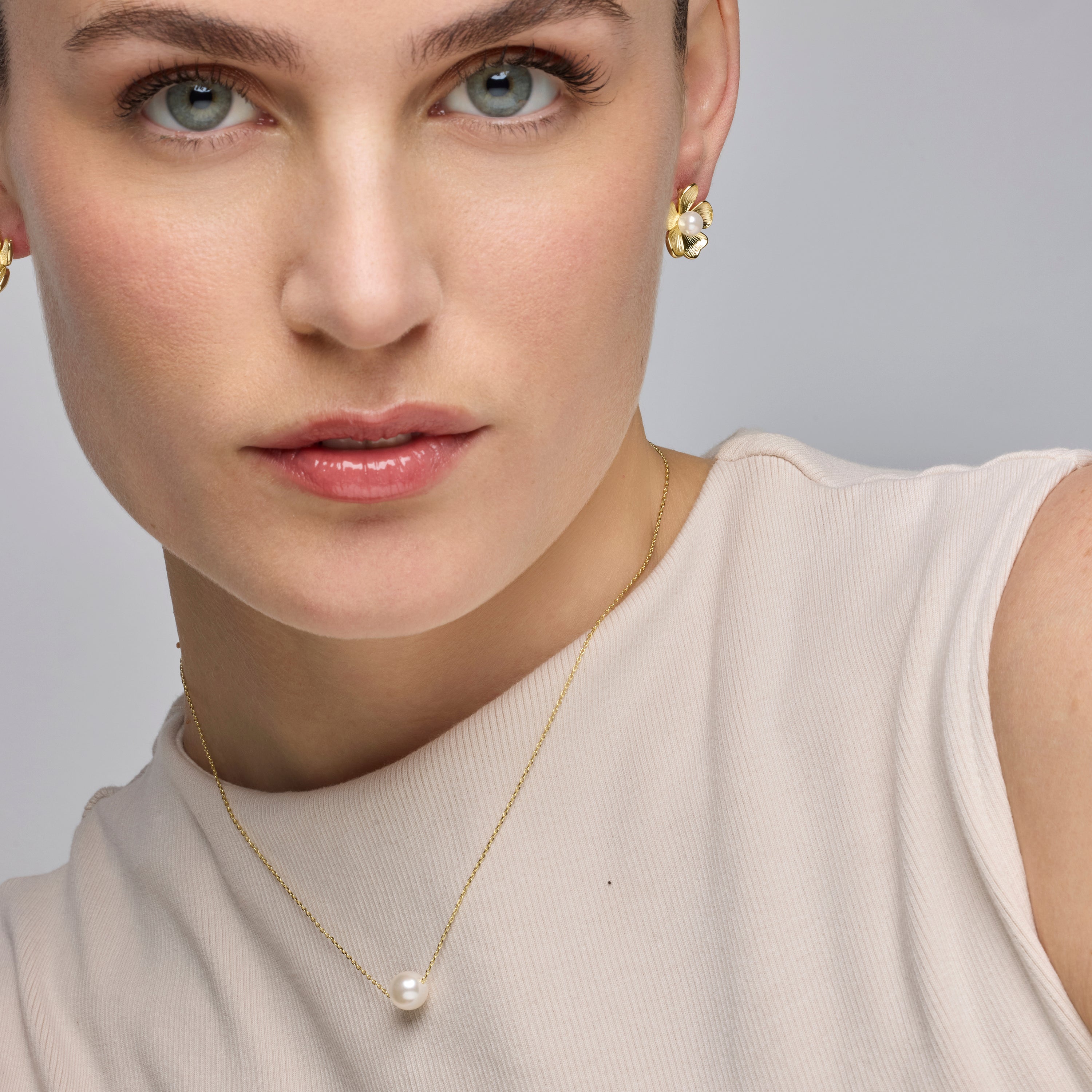 Pendientes con Perla Blanca acabado oro 18k - Miclaw