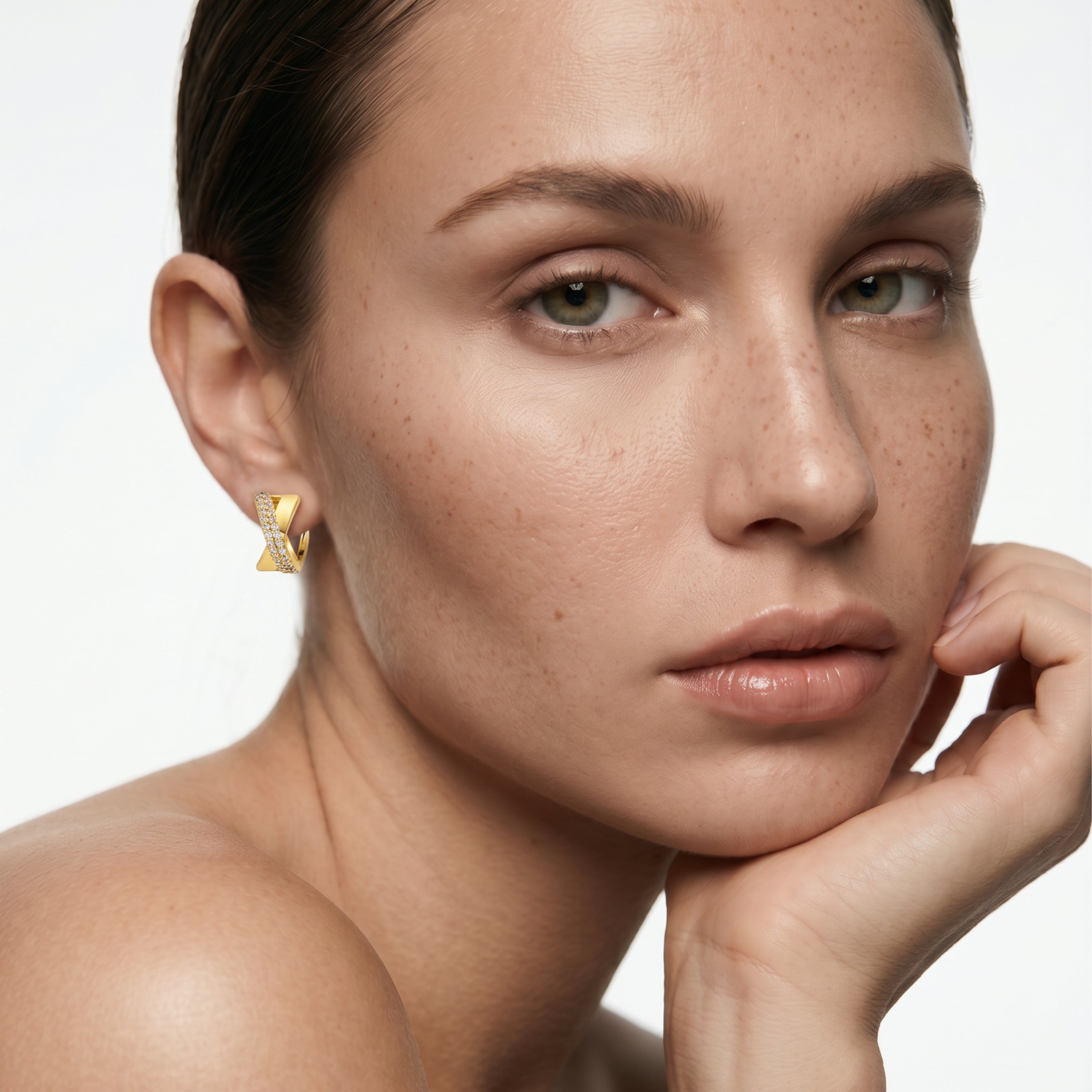 Brillanter Zirkonia-Ohrring mit 18k Gelbgold-Finish - Ihade