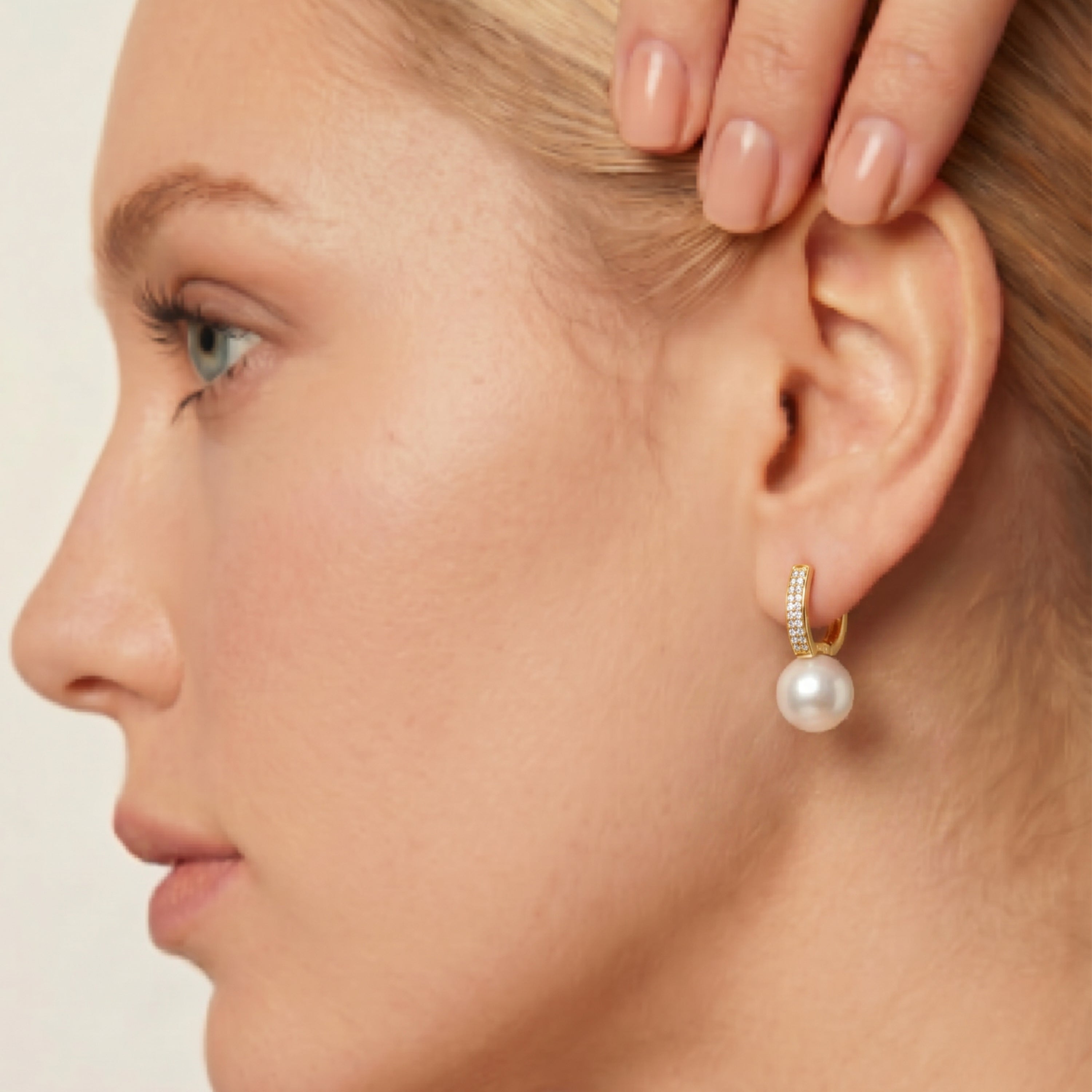 Boucles d'oreilles en perle blanche finition or jaune 18 carats - Otalne