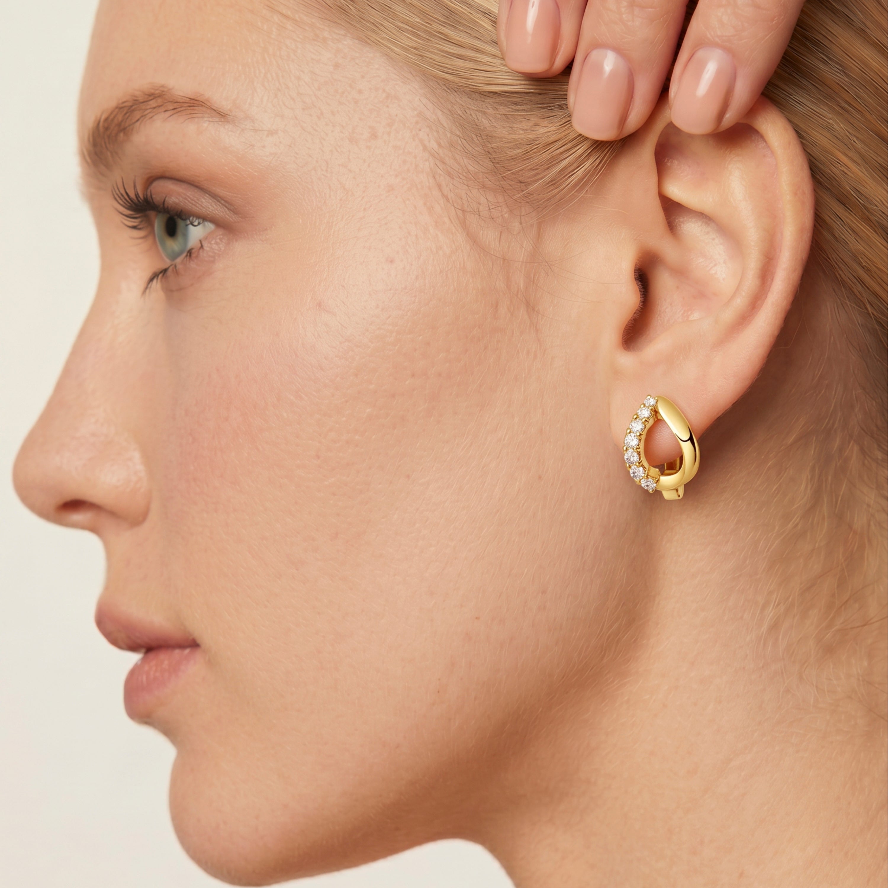 18k Yellow Gold Finish Sparkling Cubic Zirconia Earrings - Miruc