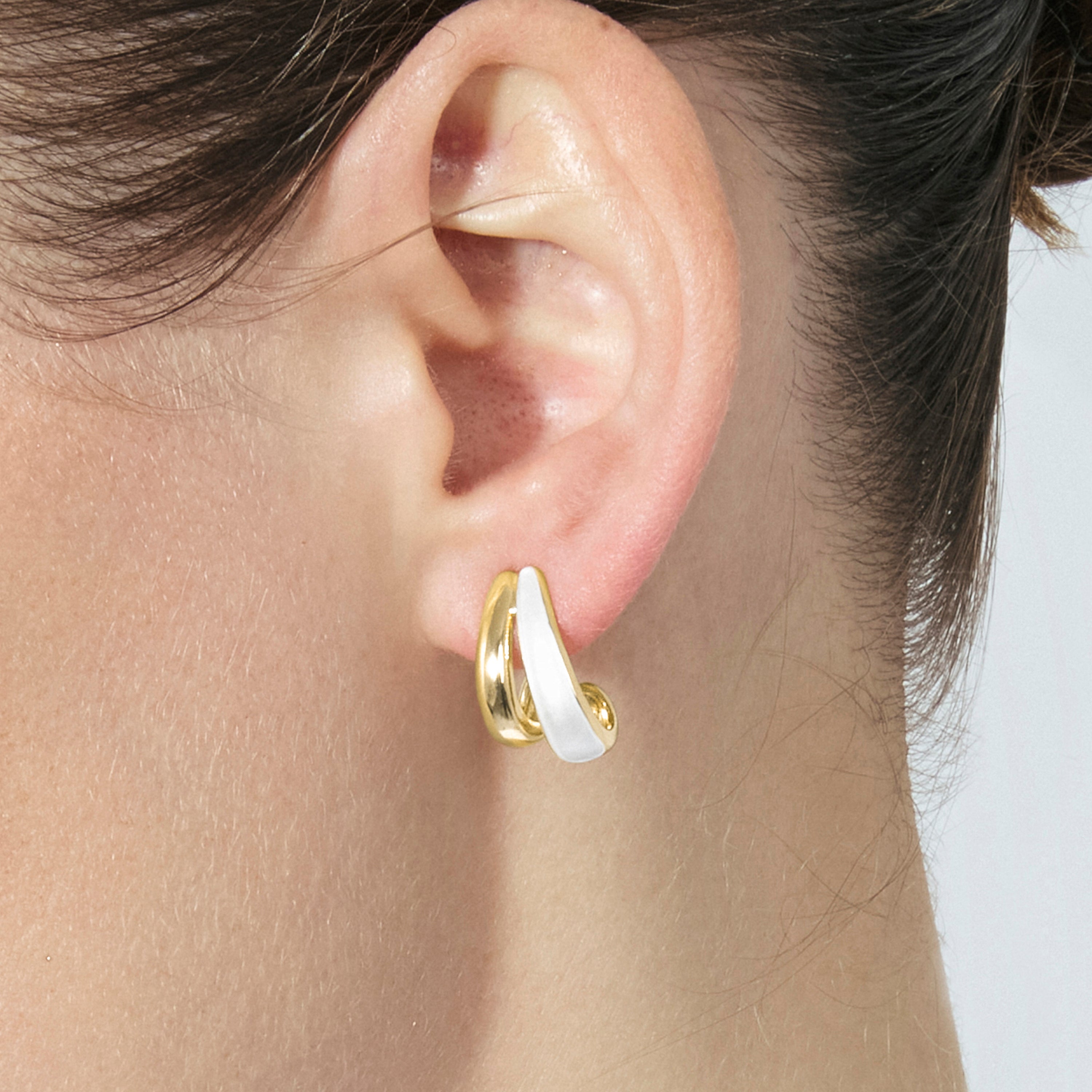 Orecchini in lacca bianca con finitura in oro giallo 18k - Tae