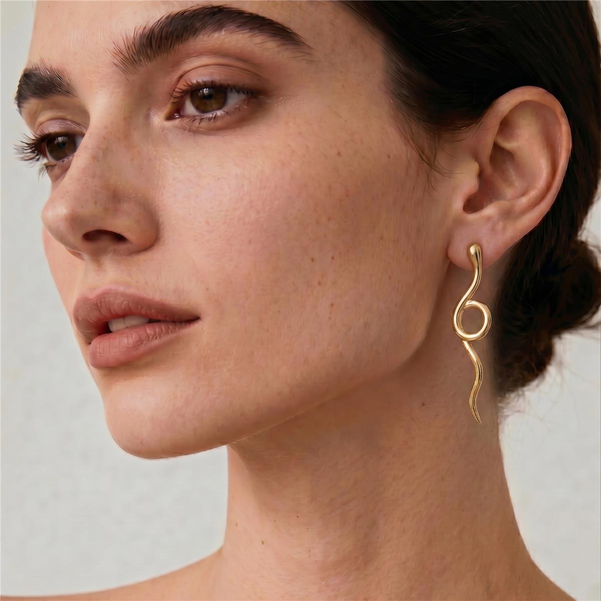 18k Yellow Gold Finish Earrings - Serphentia
