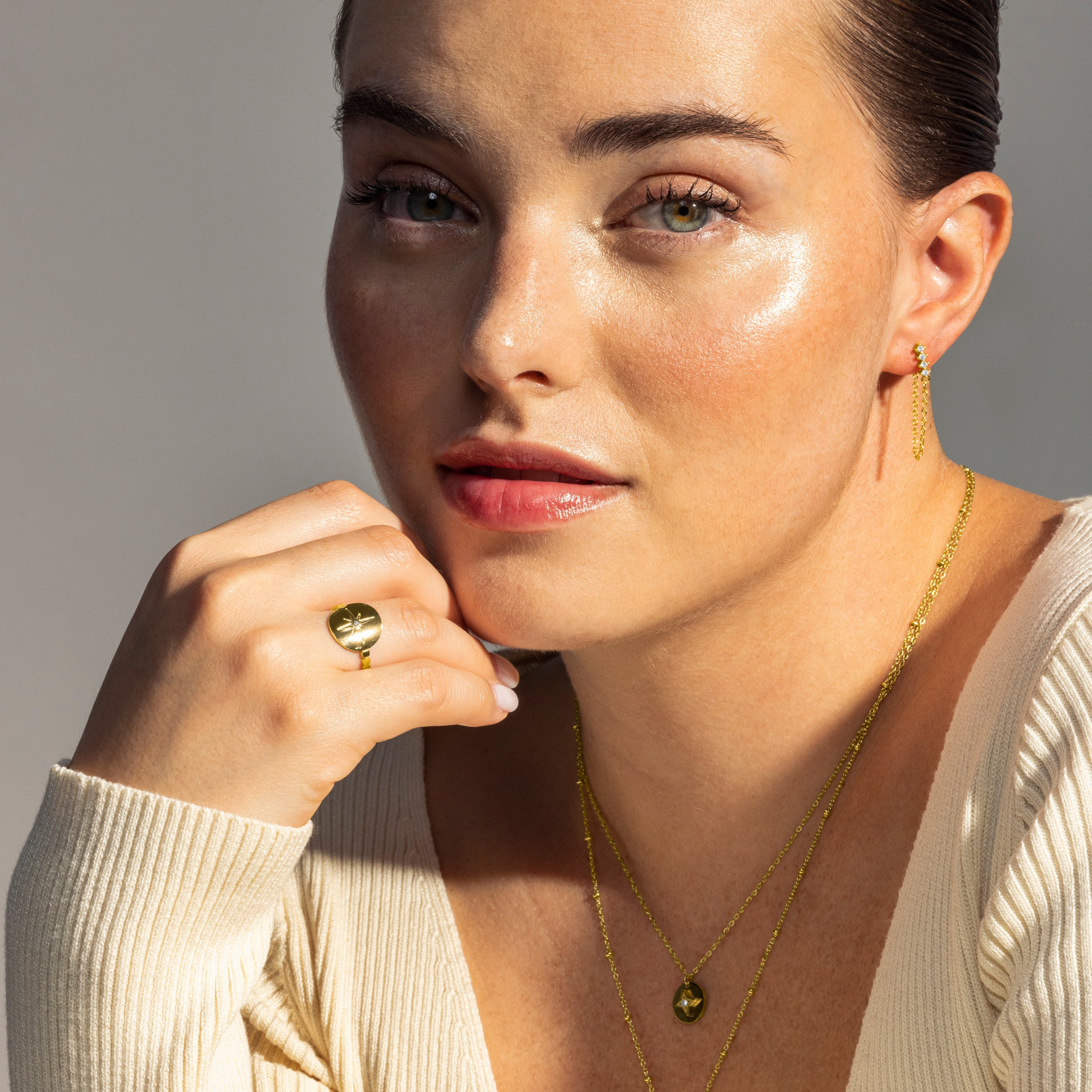 Brilliant Cubic Zirconia Ring finished in 18K Yellow Gold - Leri