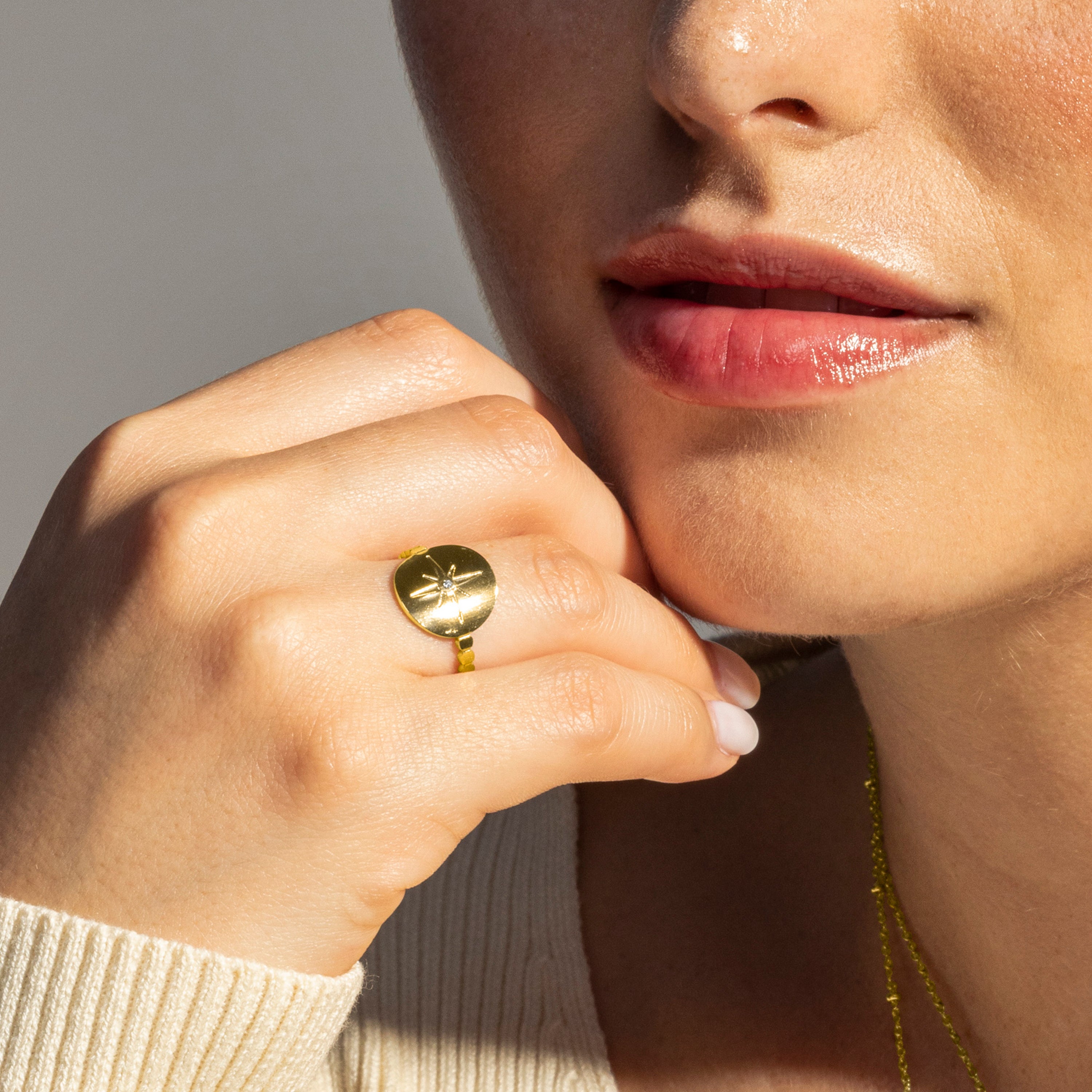 Brilliant Cubic Zirconia Ring finished in 18K Yellow Gold - Leri